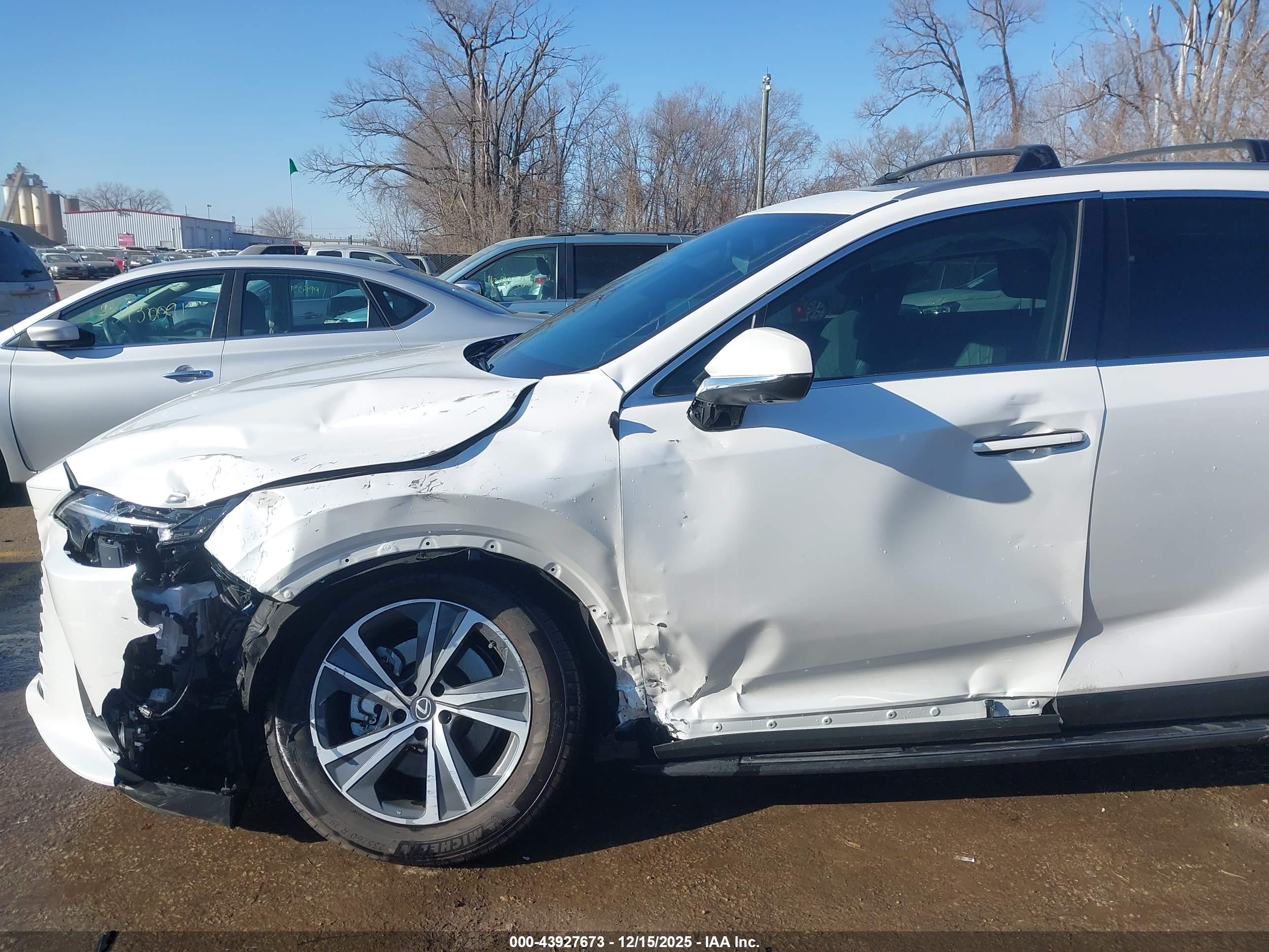 LEXUS RX image 6
