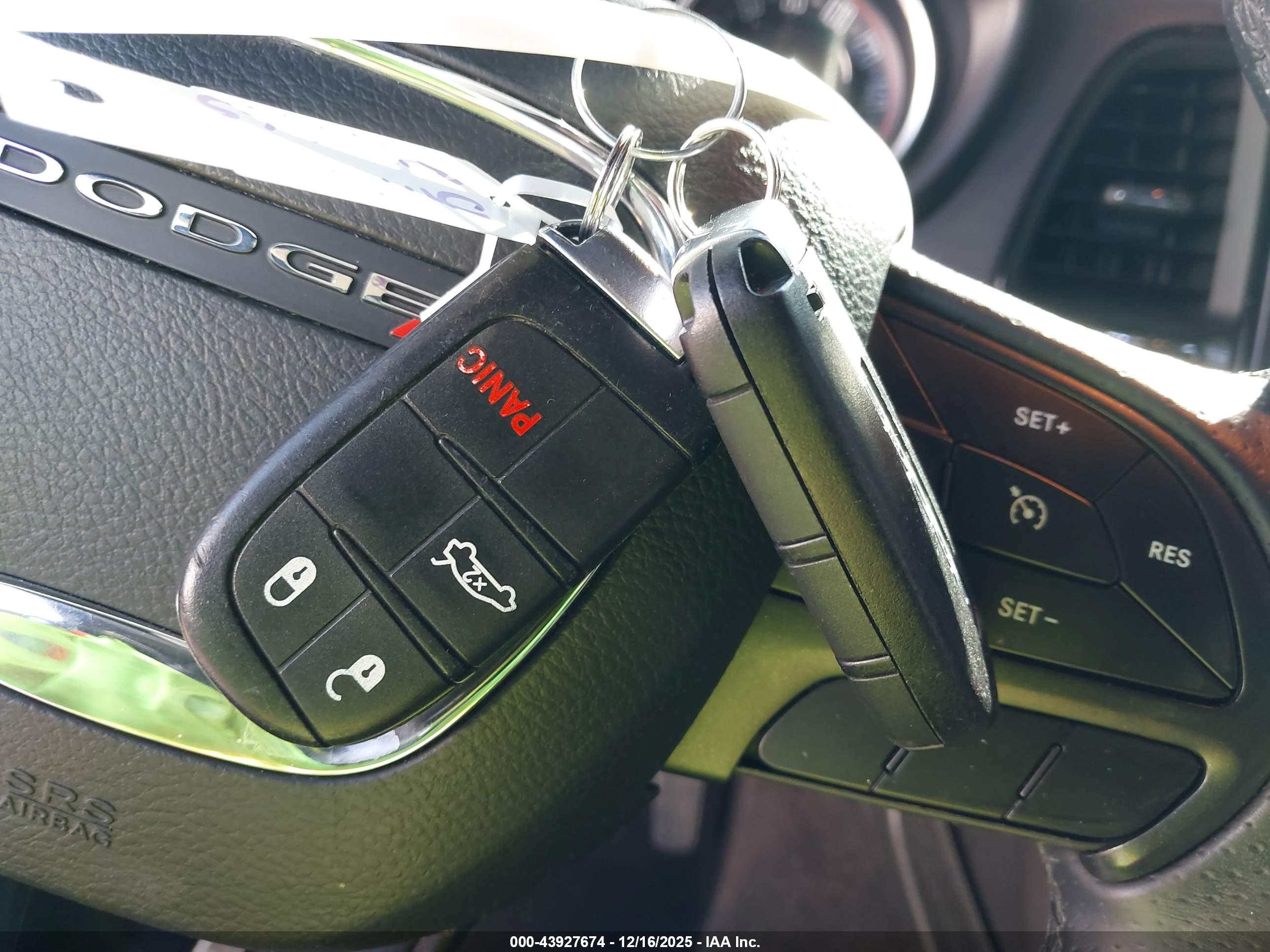 DODGE CHALLENGER image 11