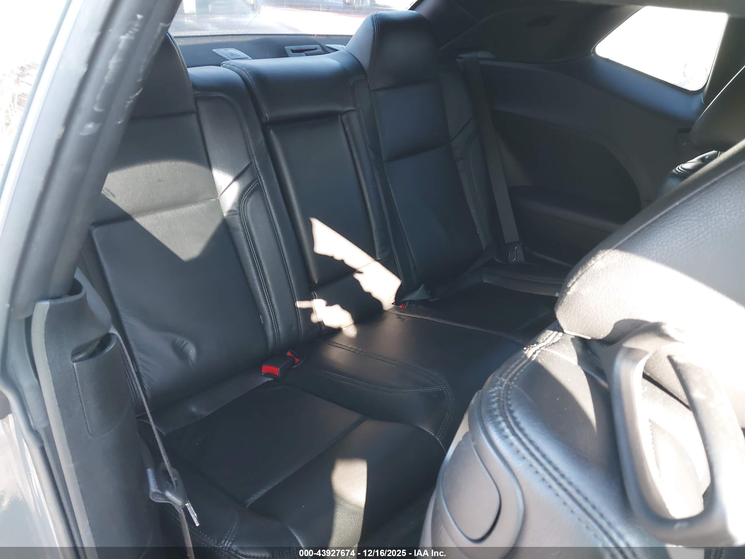 DODGE CHALLENGER image 8