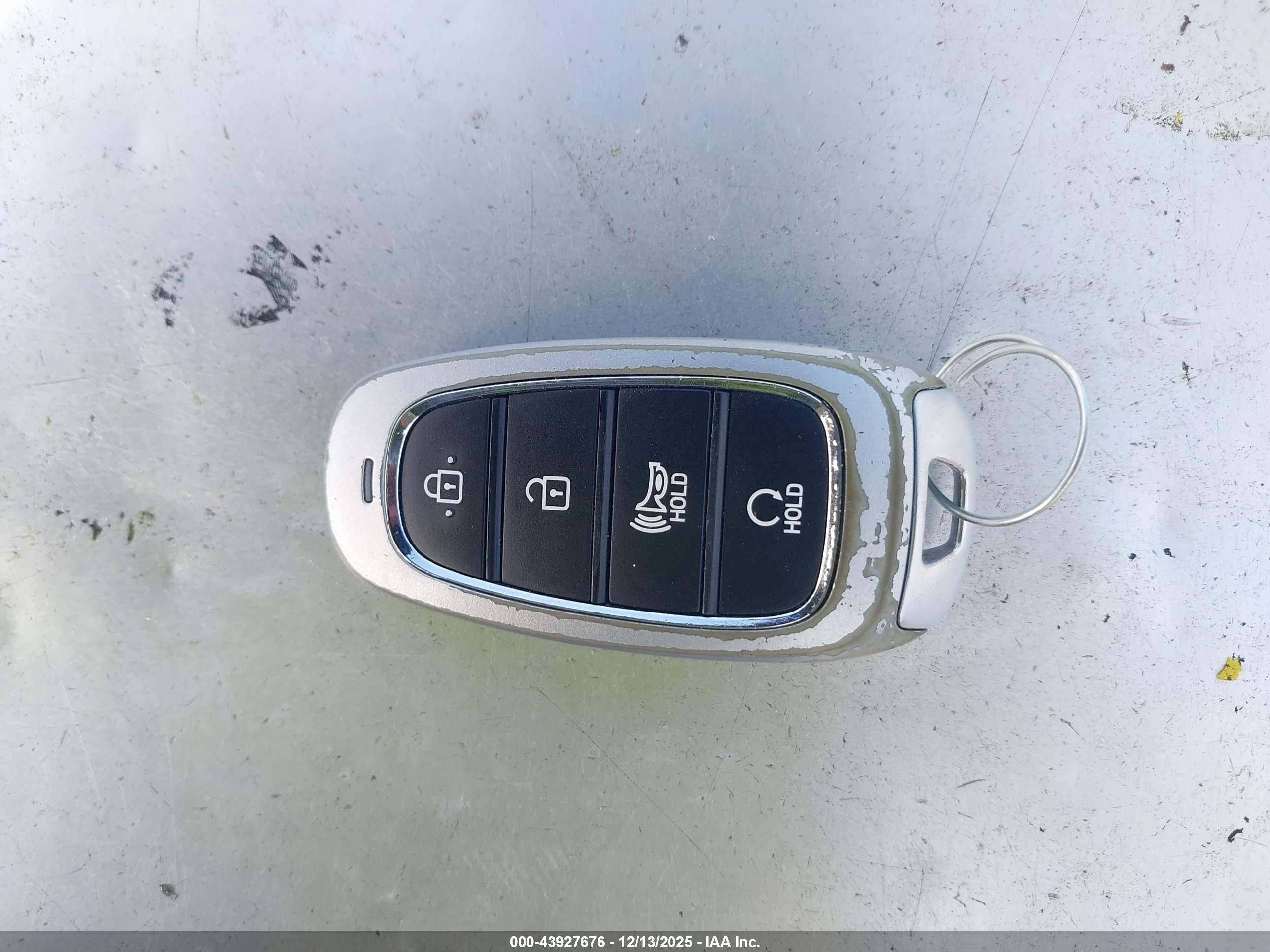 HYUNDAI TUCSON image 11