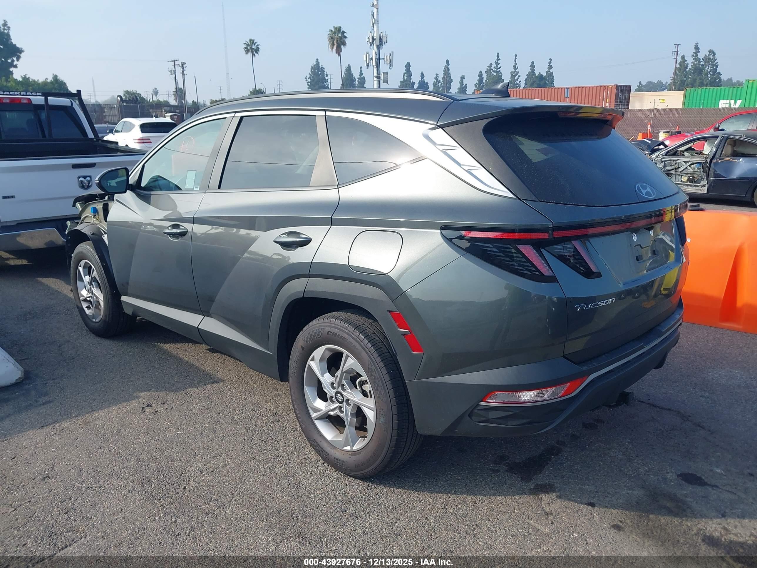 HYUNDAI TUCSON image 3
