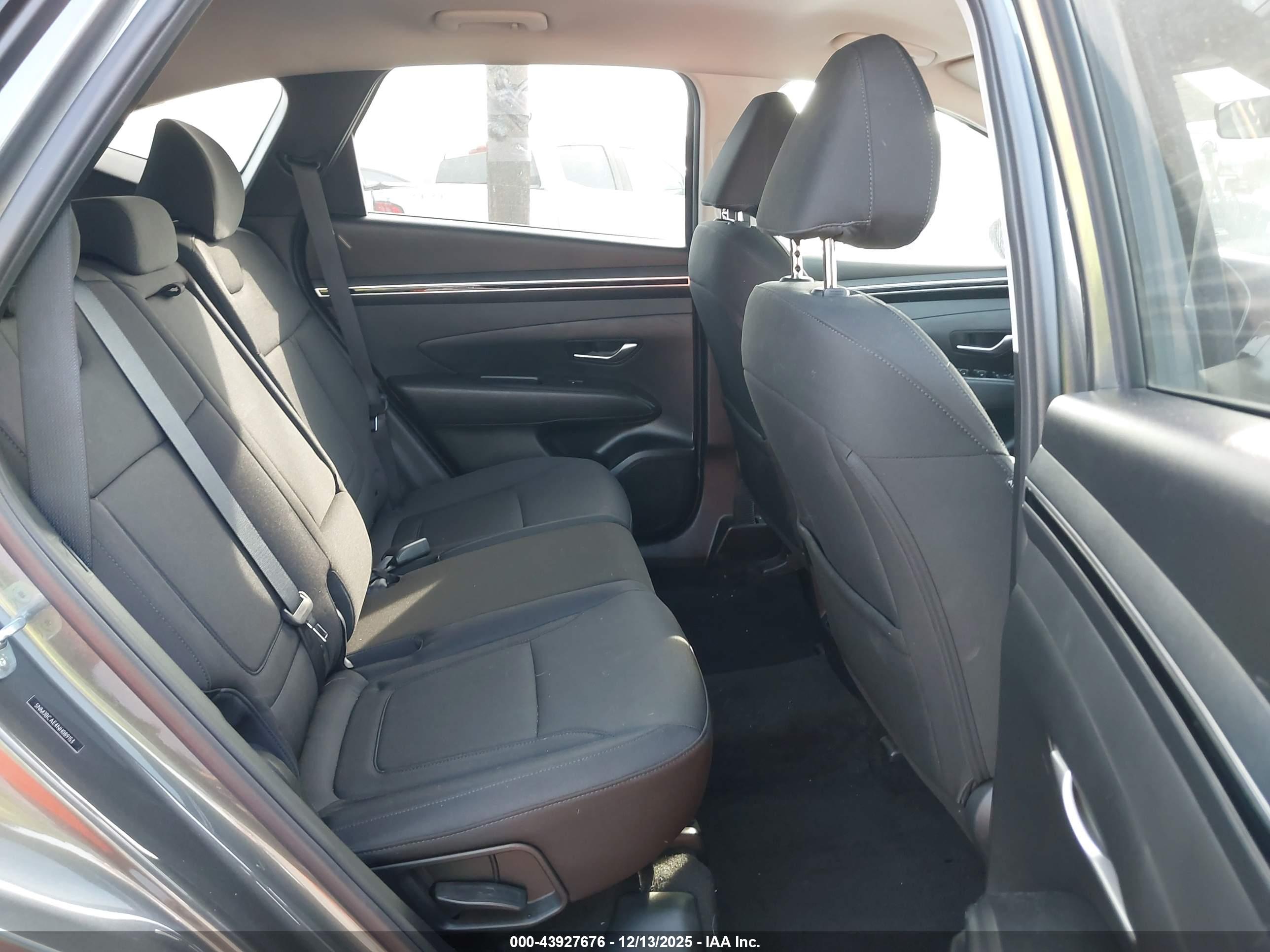 HYUNDAI TUCSON image 8