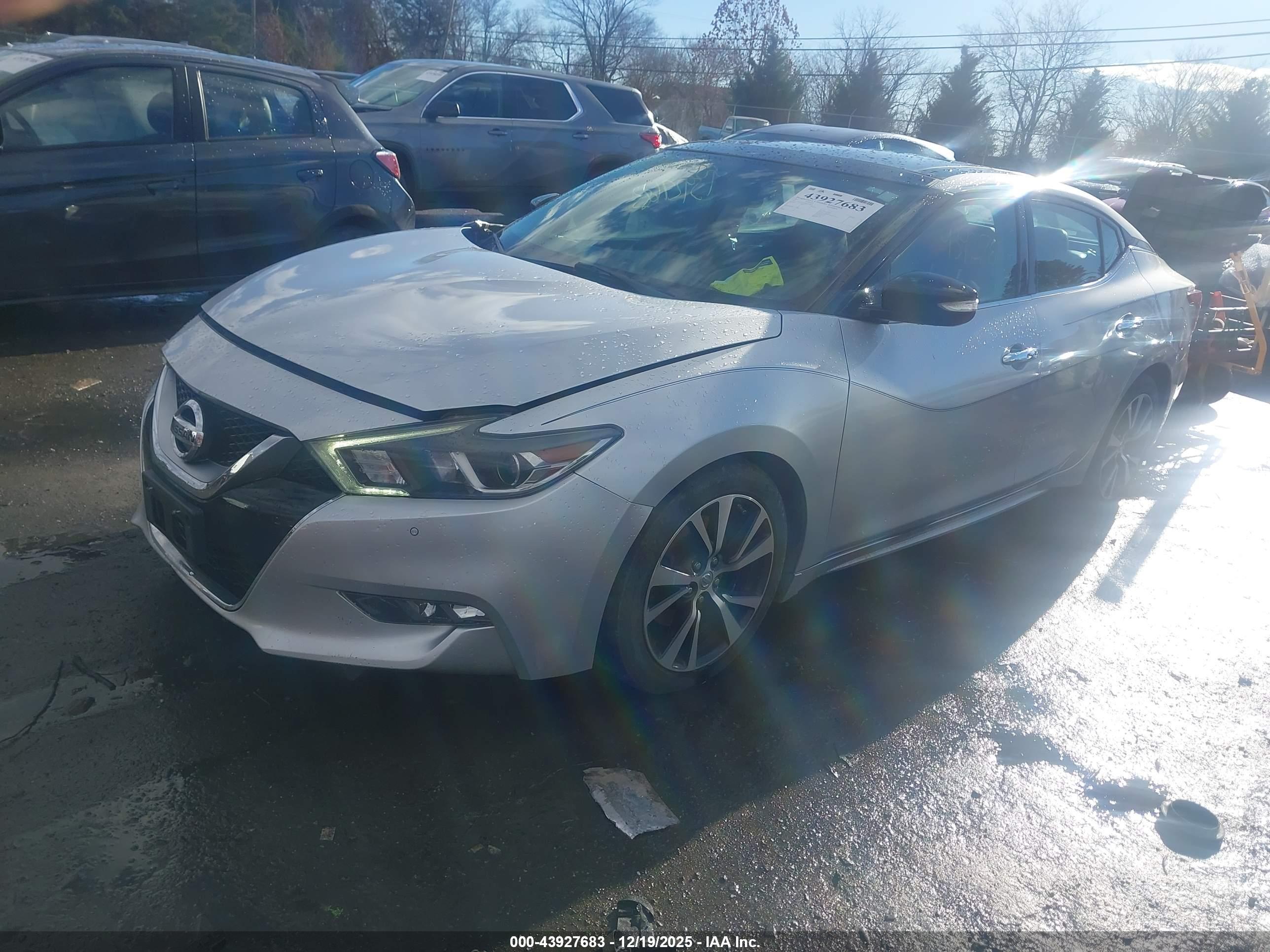 NISSAN MAXIMA image 2