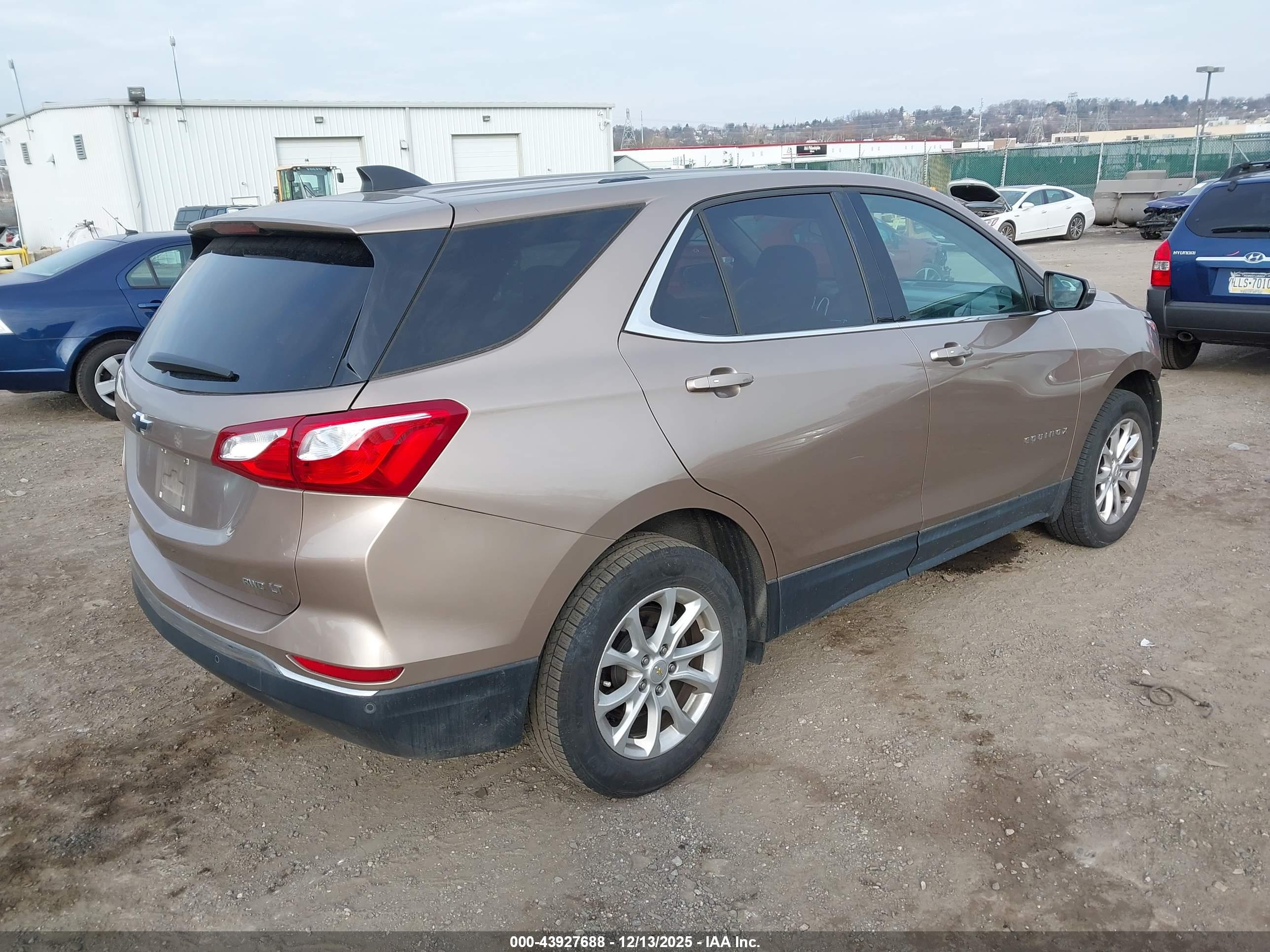 CHEVROLET EQUINOX image 4