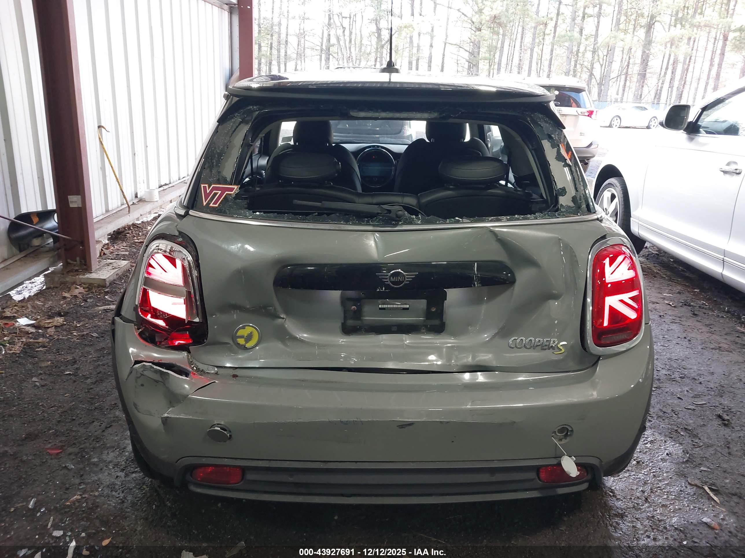 MINI SE image 6