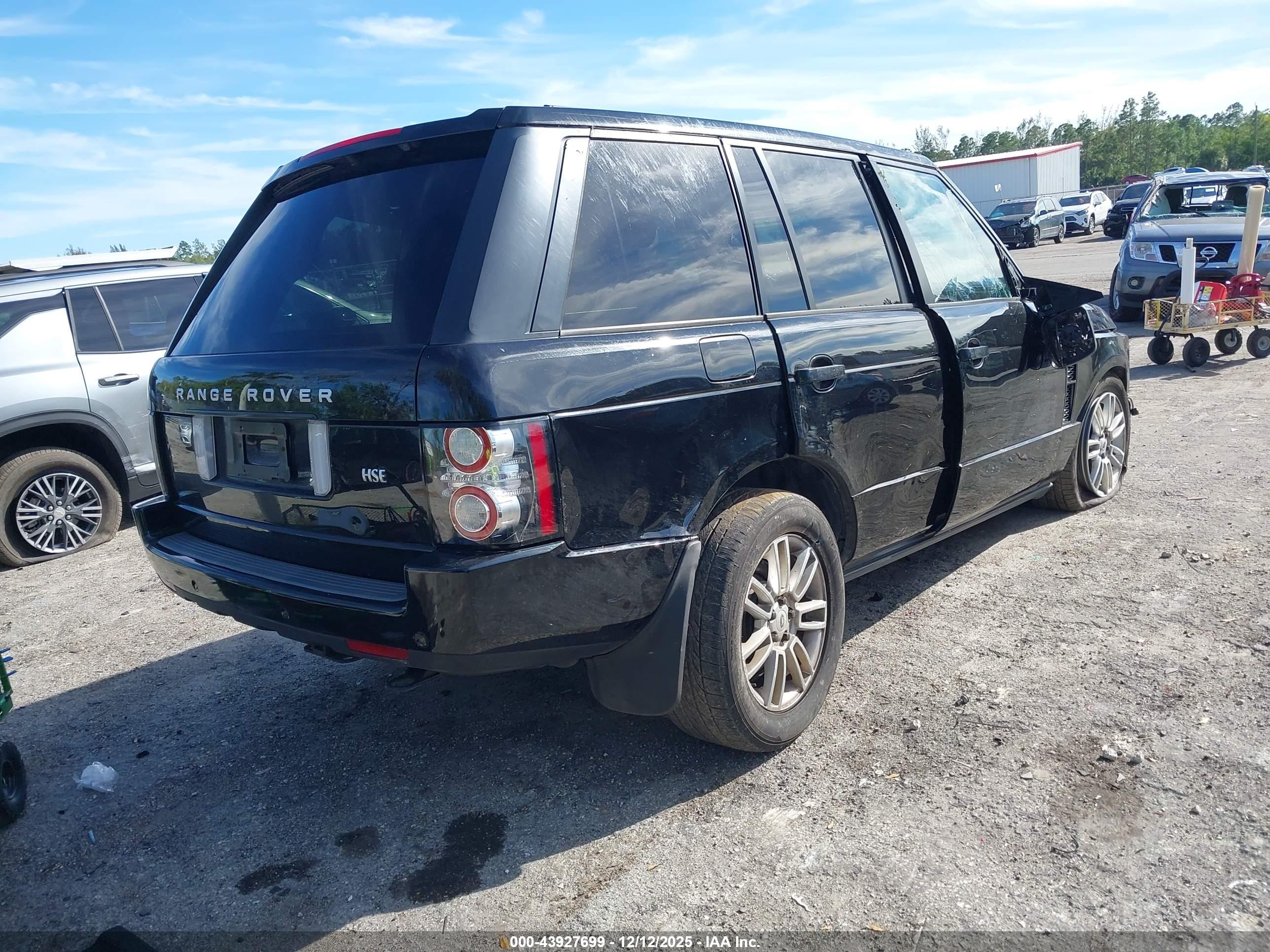 LAND ROVER image 4