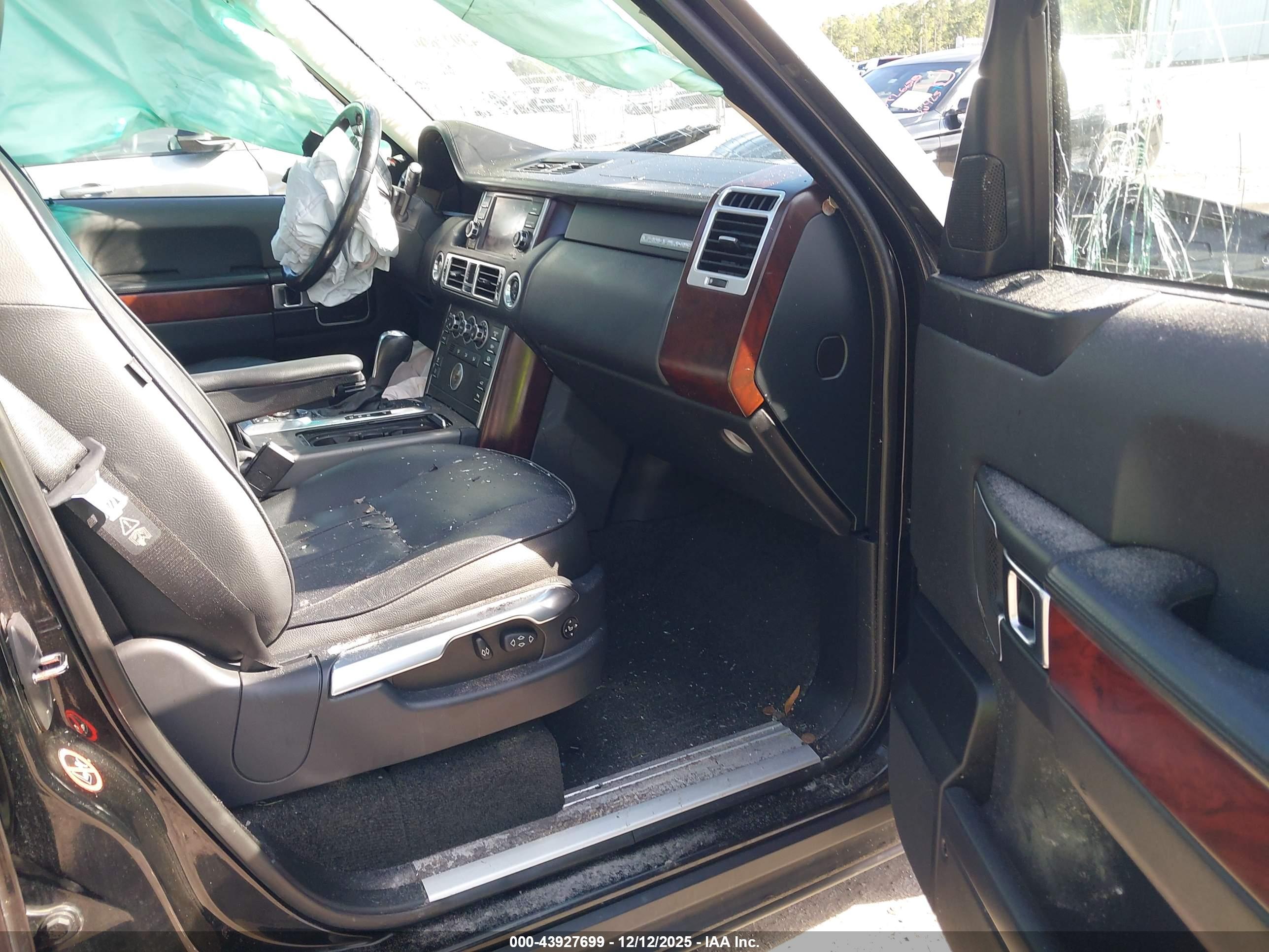 LAND ROVER image 5