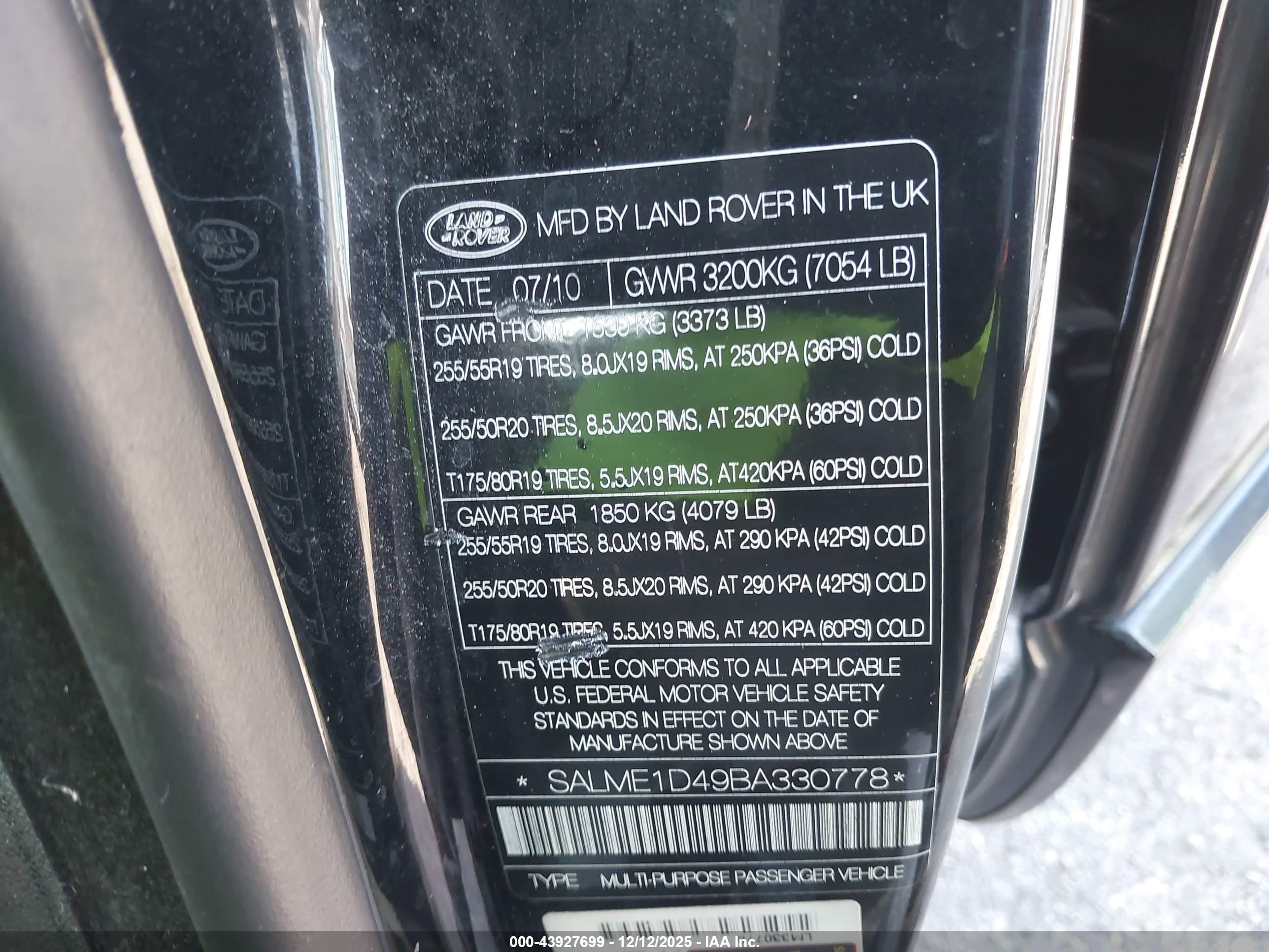 LAND ROVER image 9