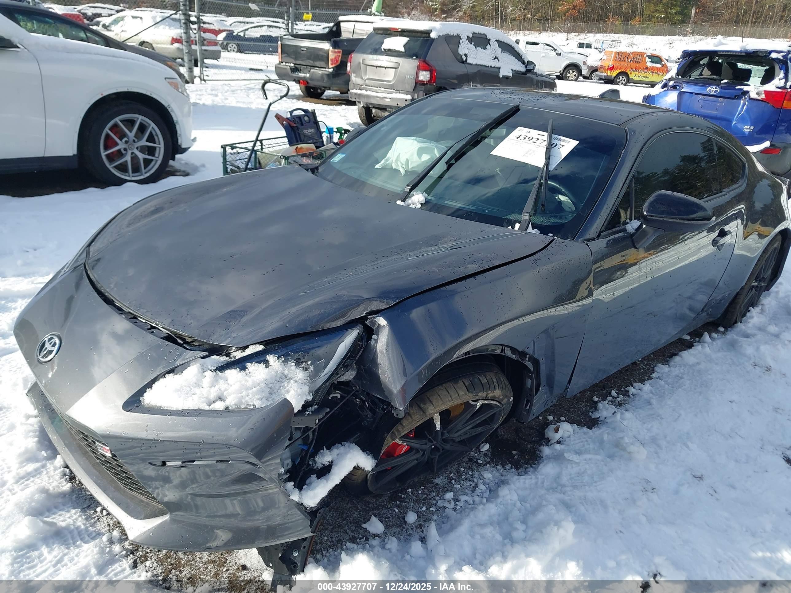 TOYOTA GR86 image 6
