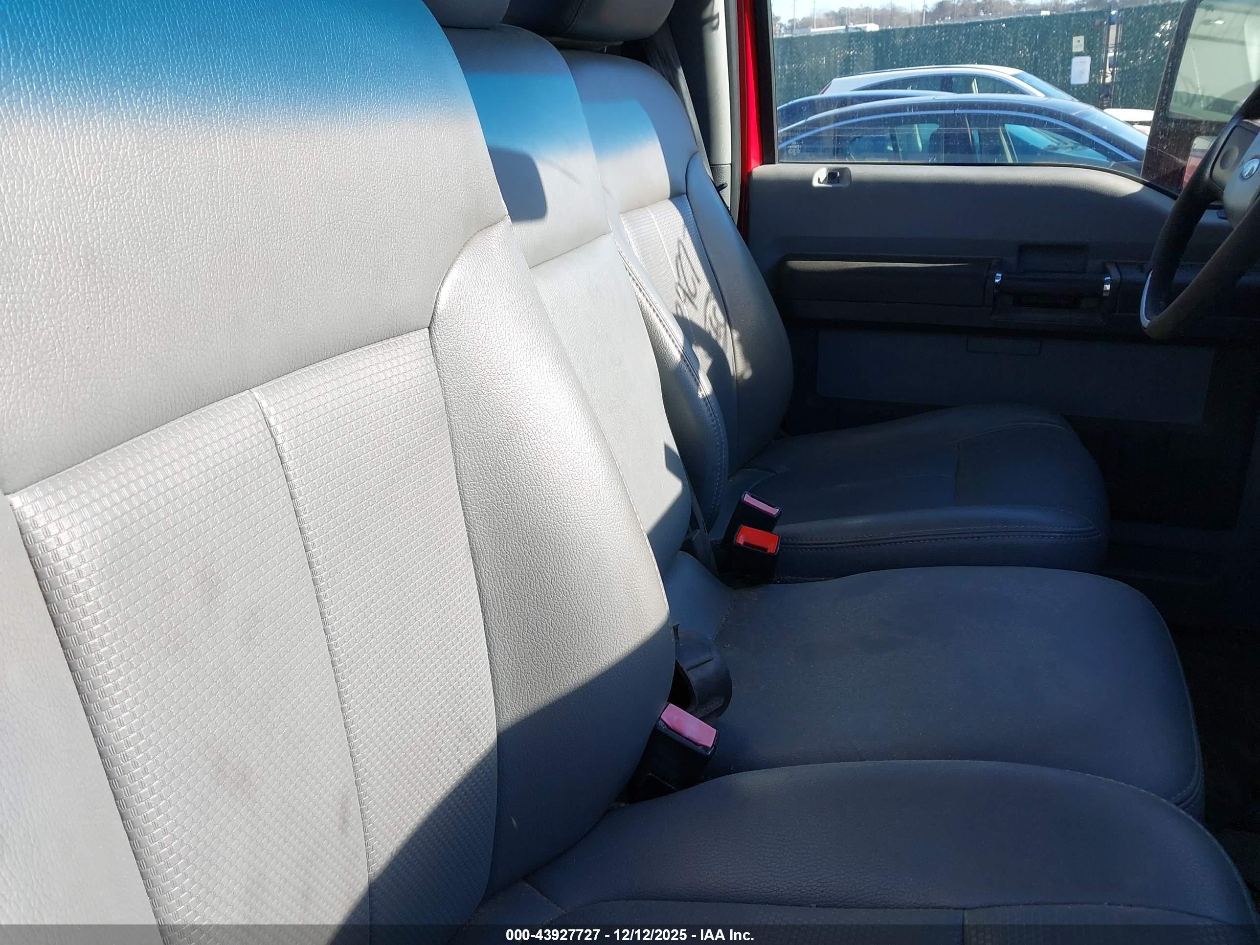 FORD F-250 image 8