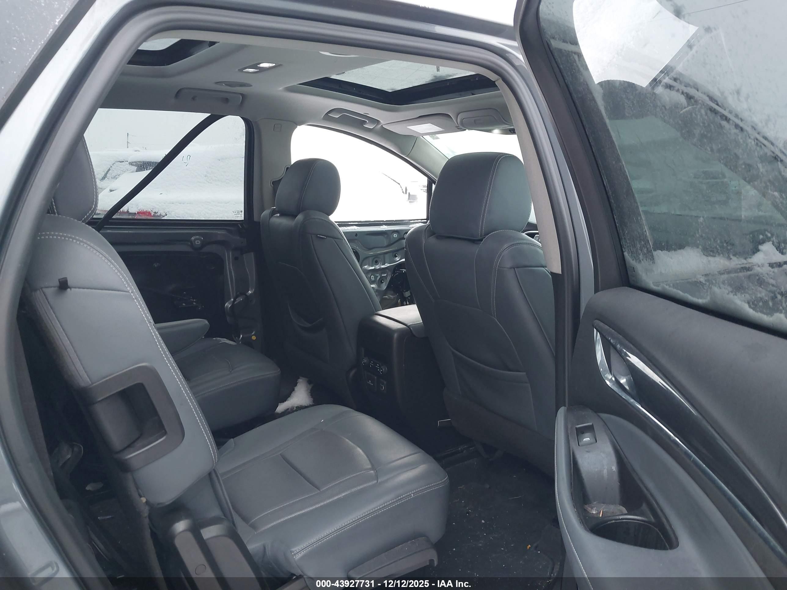 BUICK ENCLAVE image 8