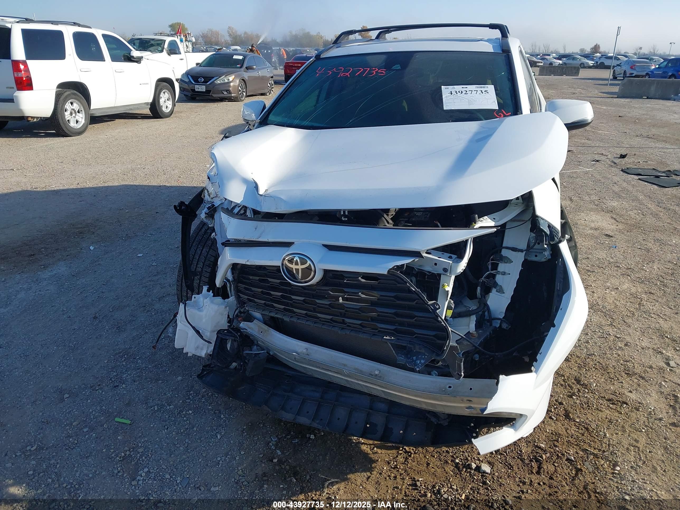 TOYOTA RAV4 image 6