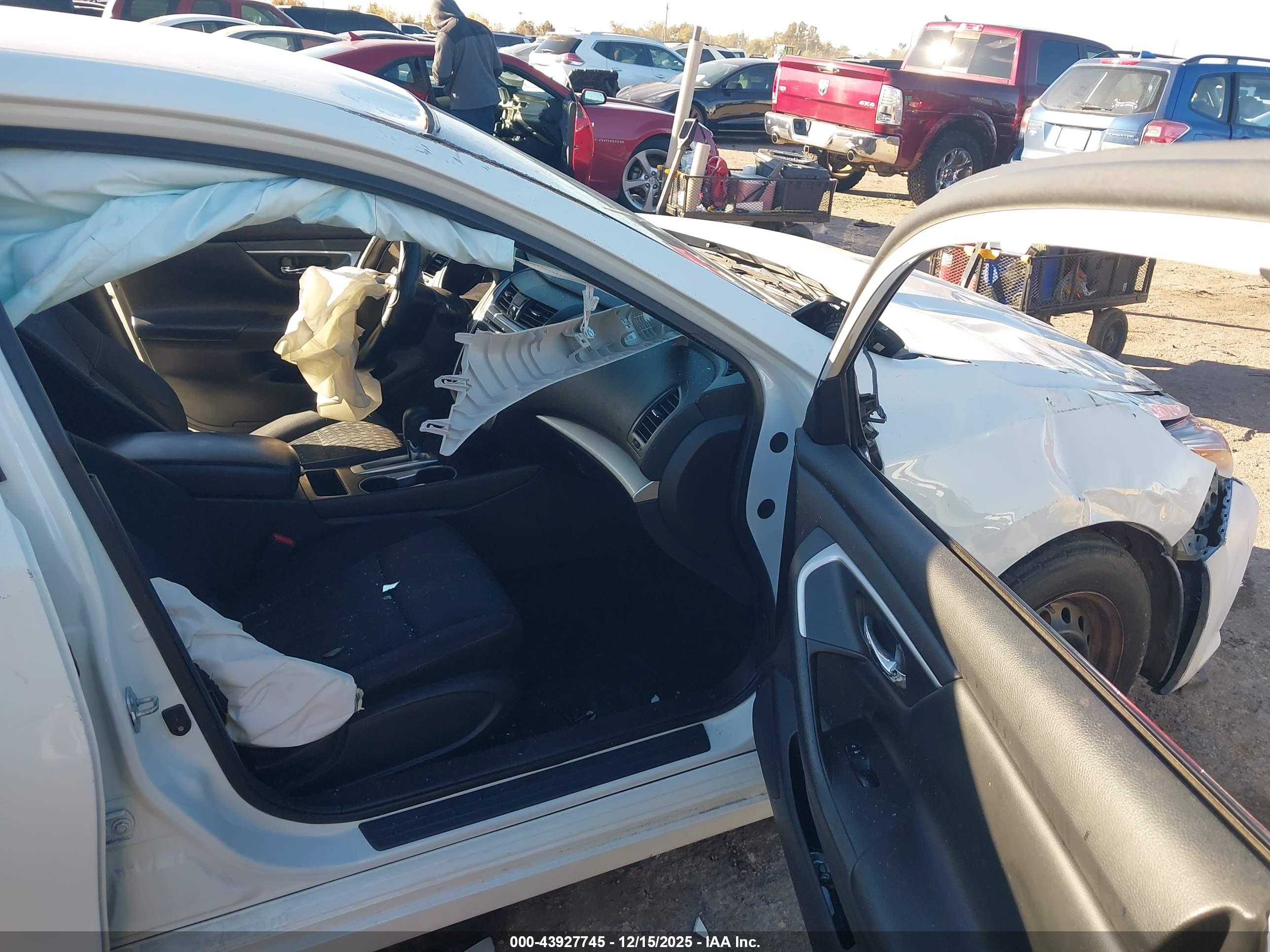 NISSAN ALTIMA image 5