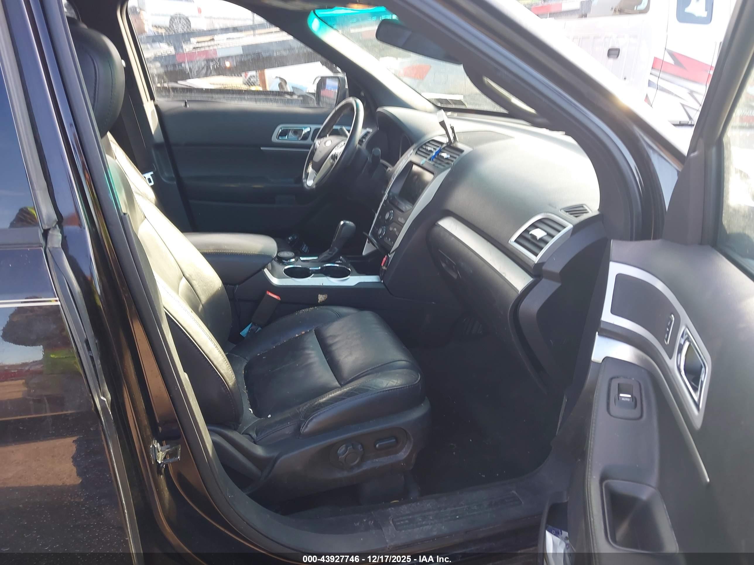 FORD EXPLORER image 5