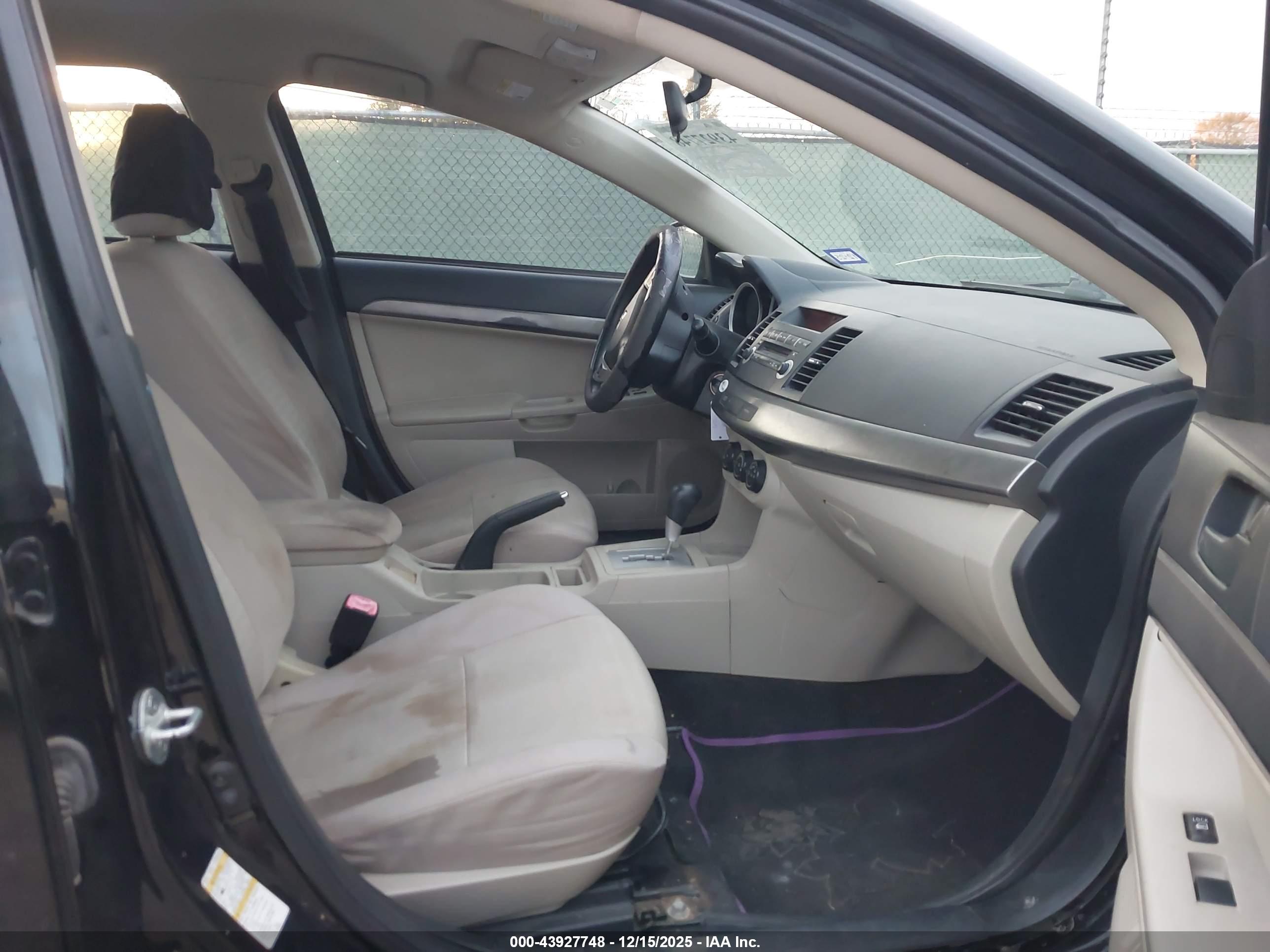 MITSUBISHI LANCER image 5