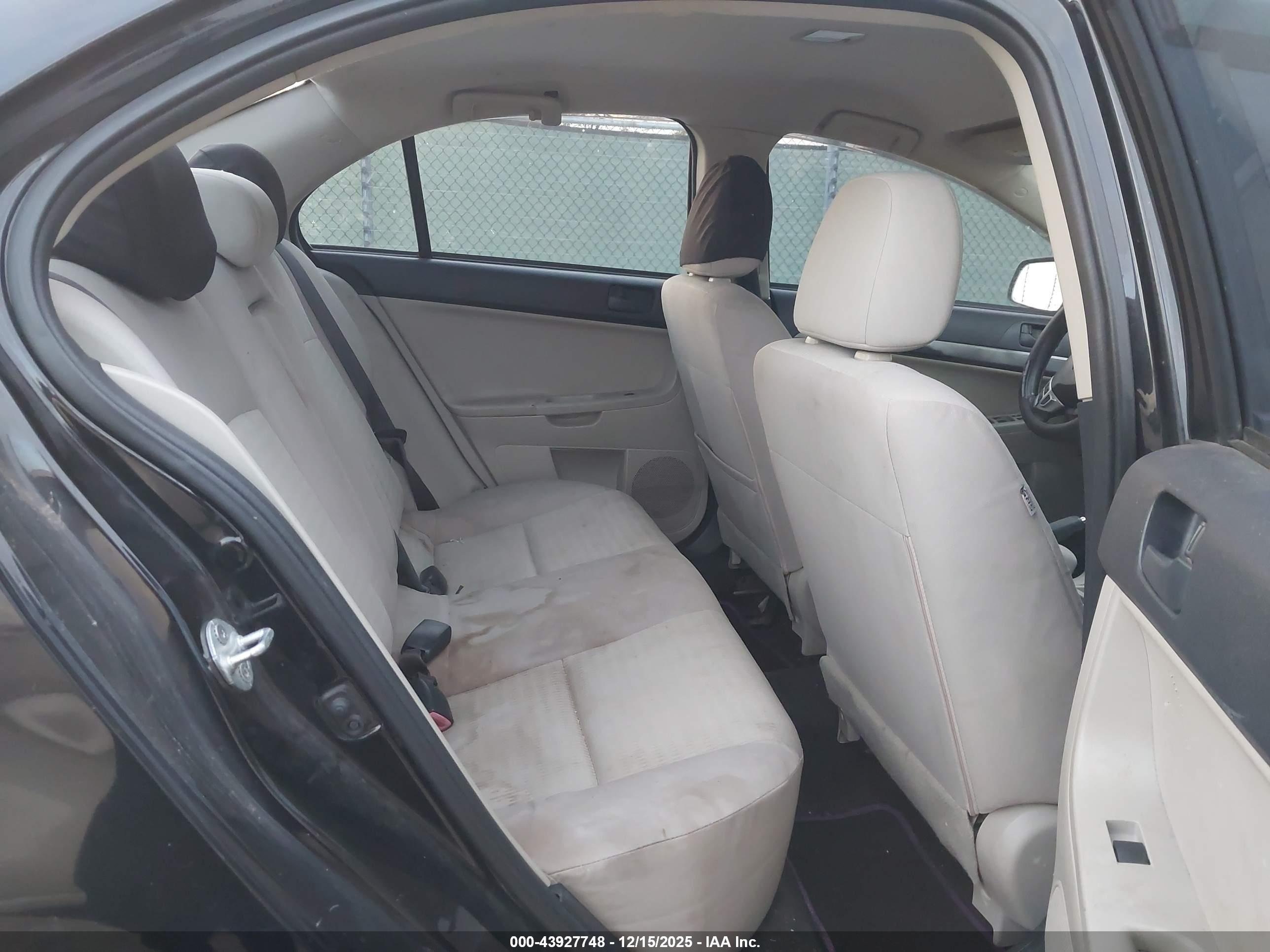 MITSUBISHI LANCER image 8