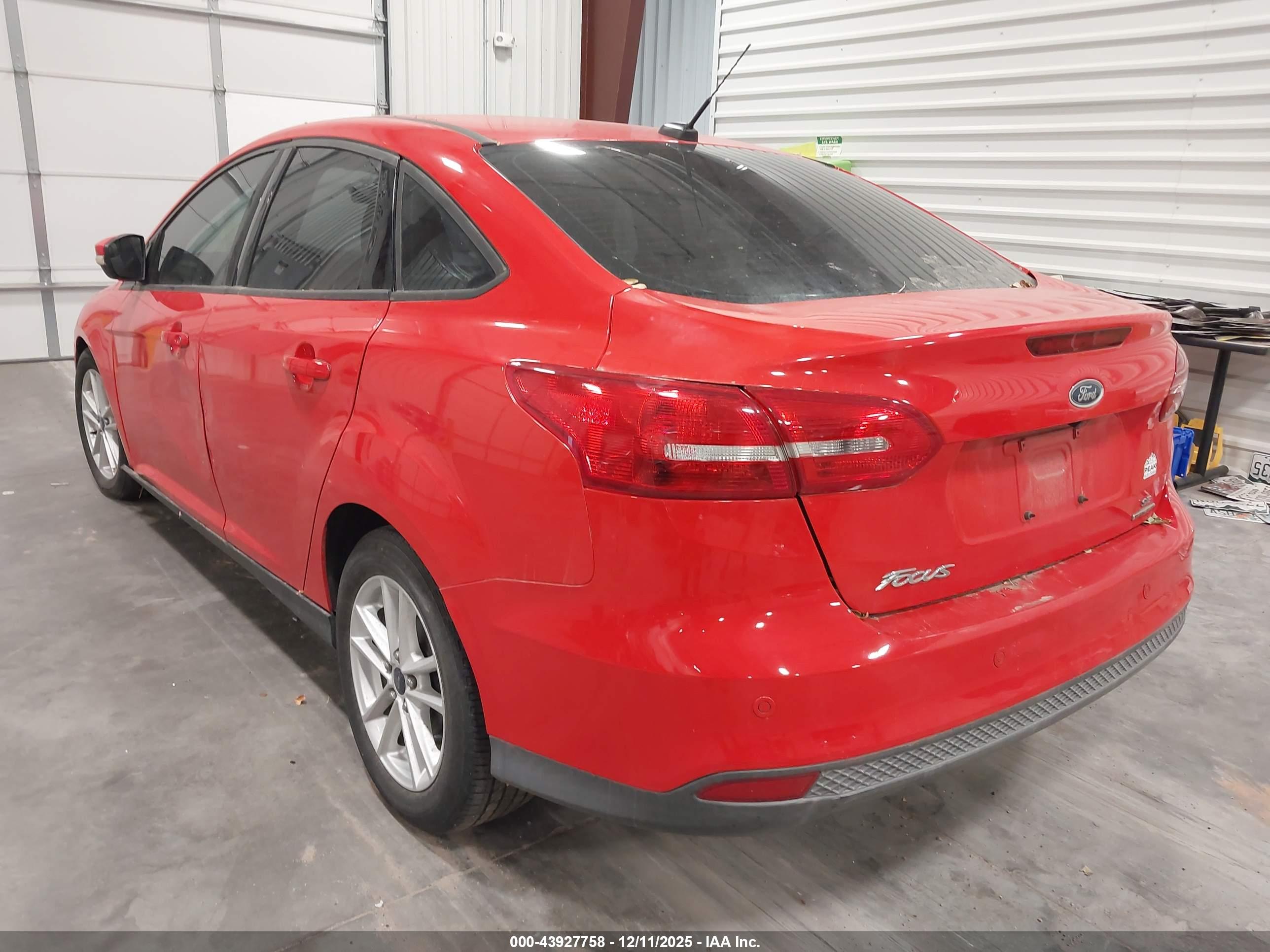 FORD FOCUS image 3
