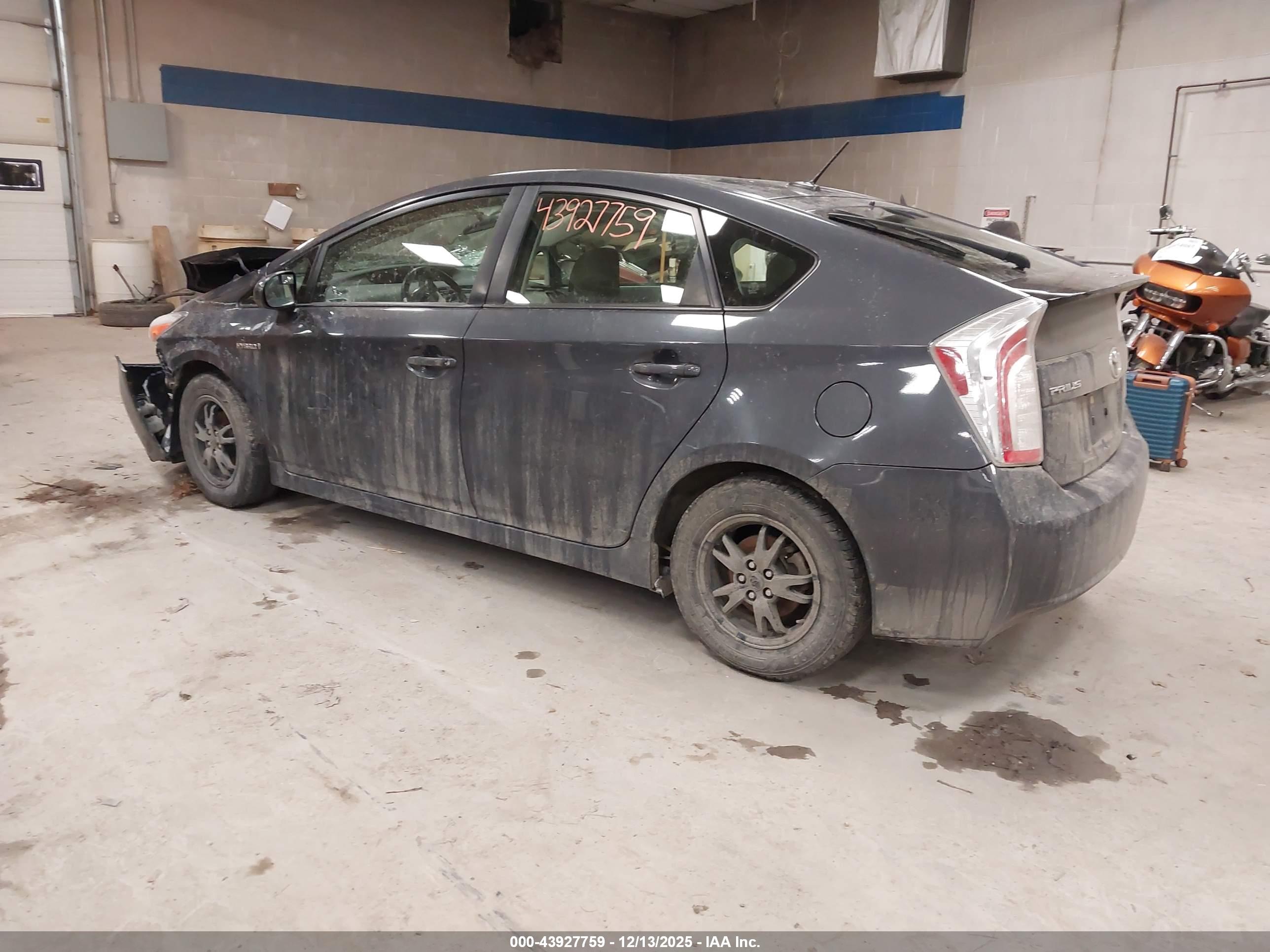 TOYOTA PRIUS image 3