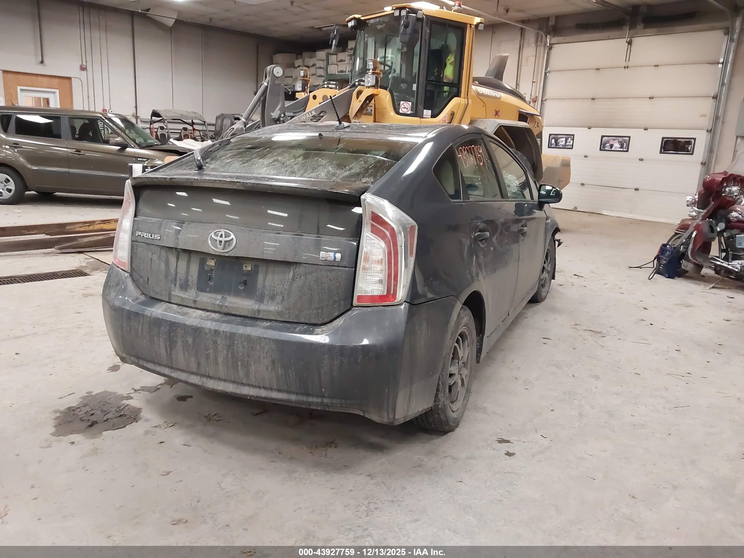 TOYOTA PRIUS image 4