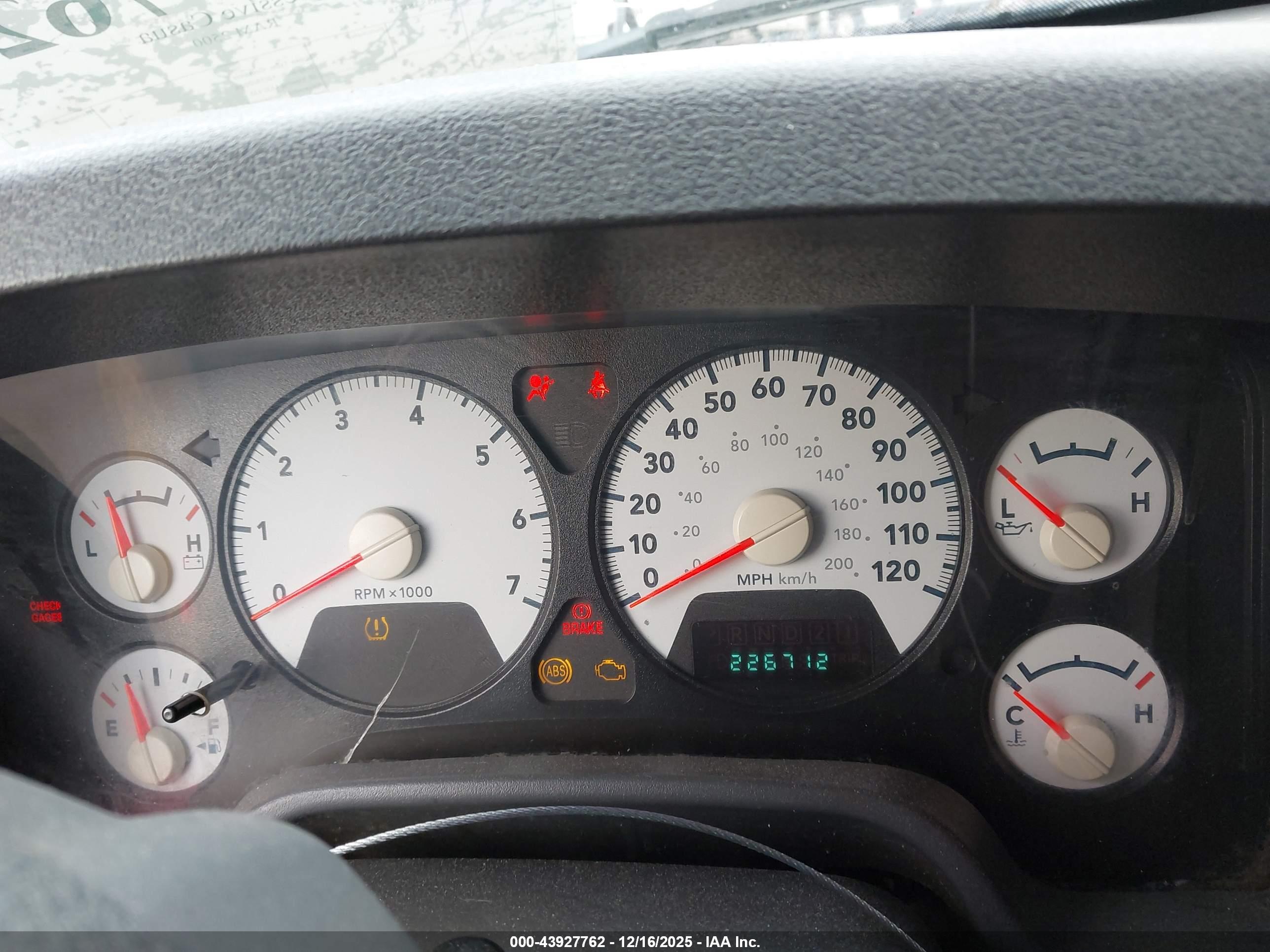 DODGE RAM image 7
