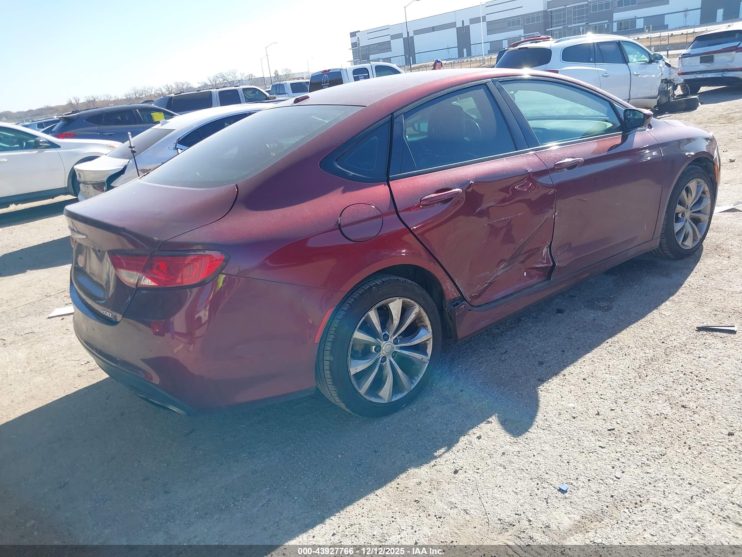 CHRYSLER 200 image 4