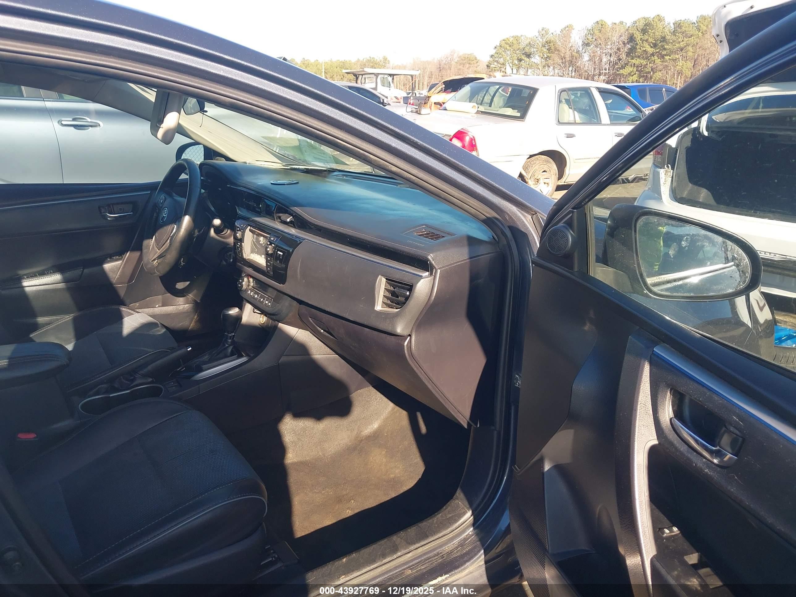 TOYOTA COROLLA image 5
