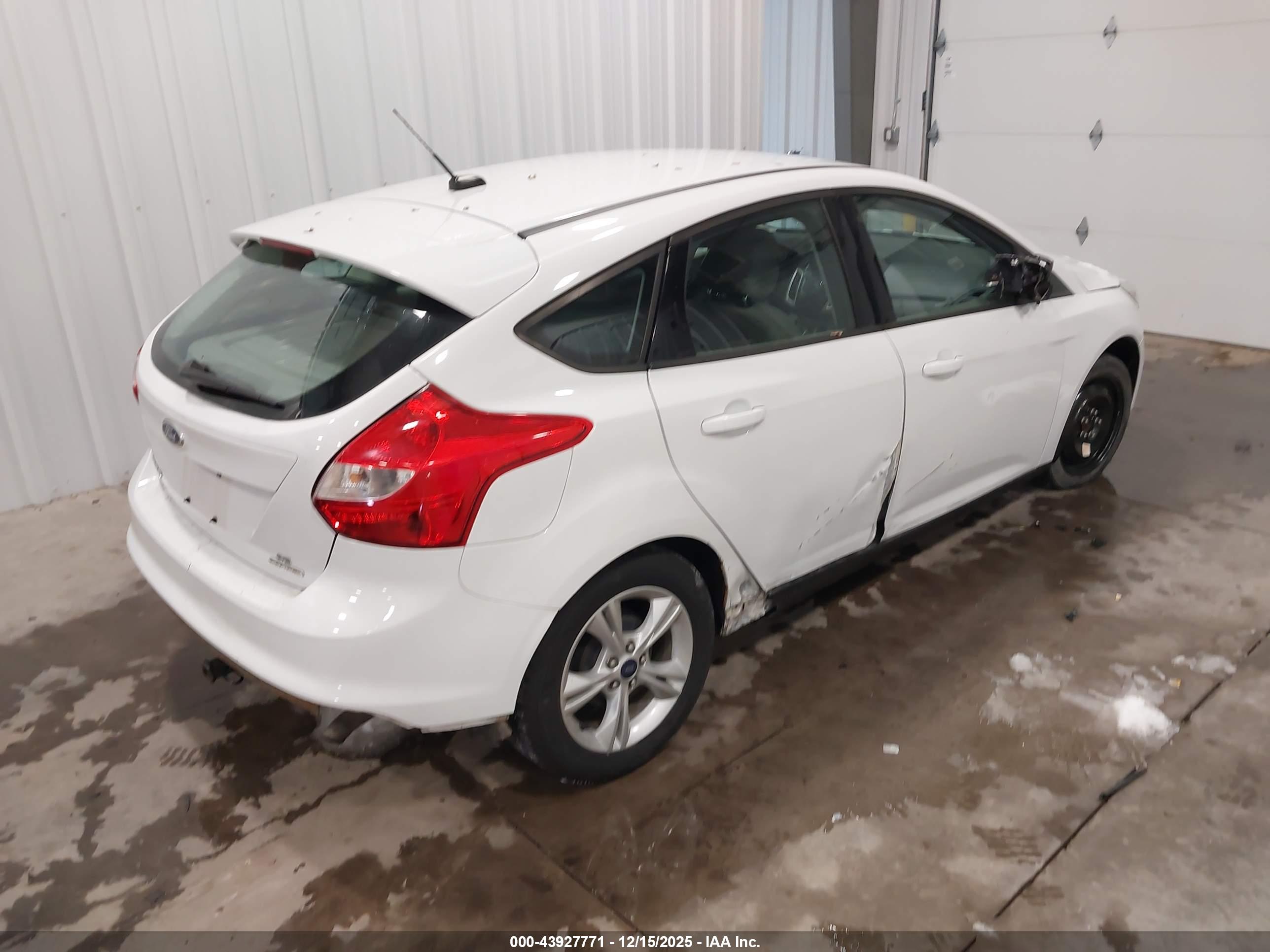 FORD FOCUS image 4