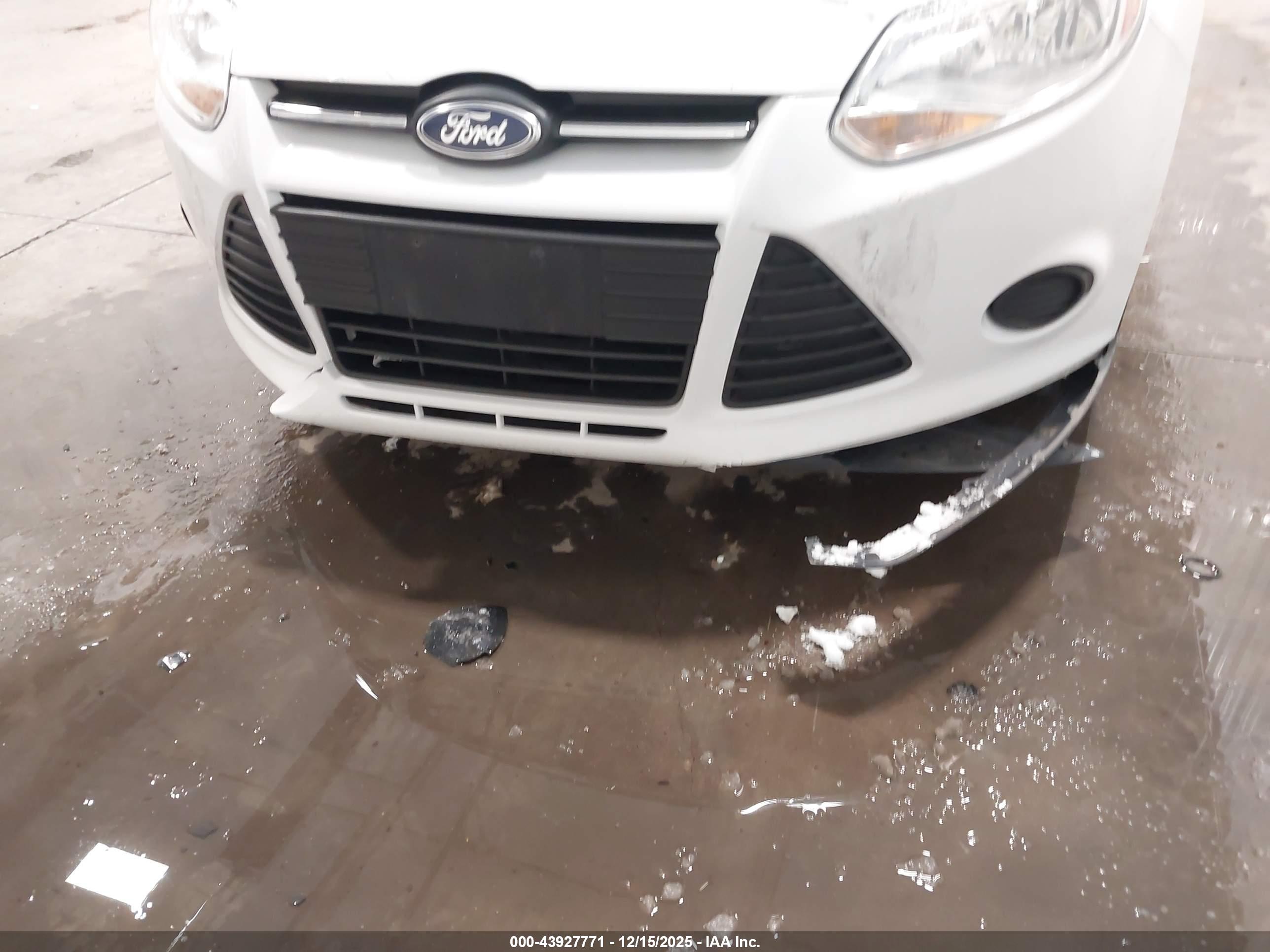FORD FOCUS image 6