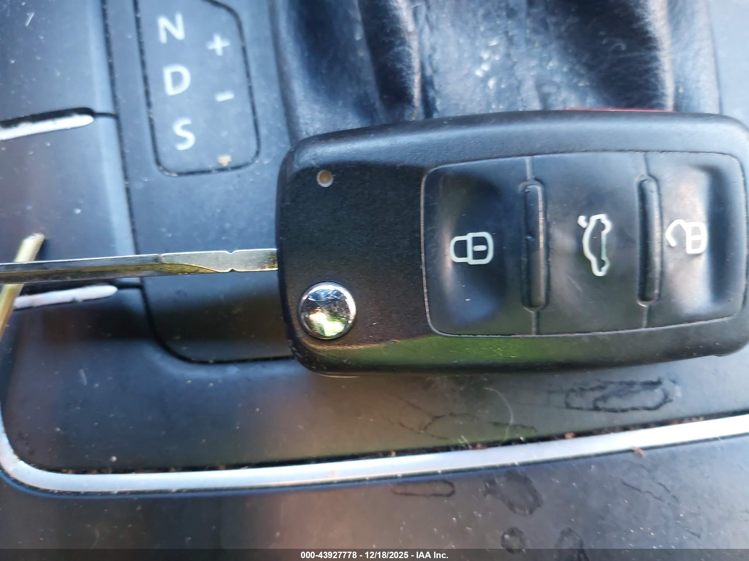 VOLKSWAGEN PASSAT image 11