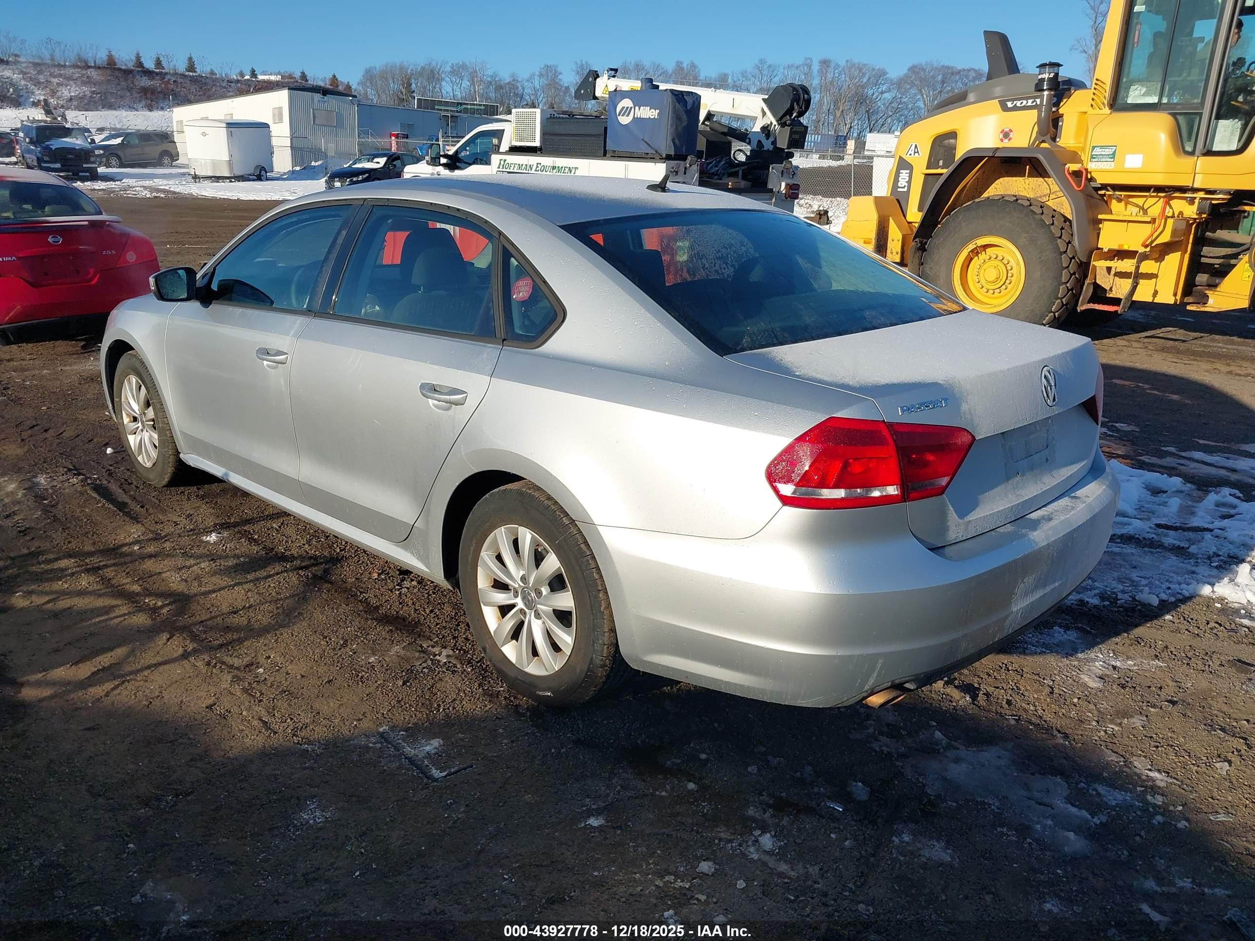 VOLKSWAGEN PASSAT image 3