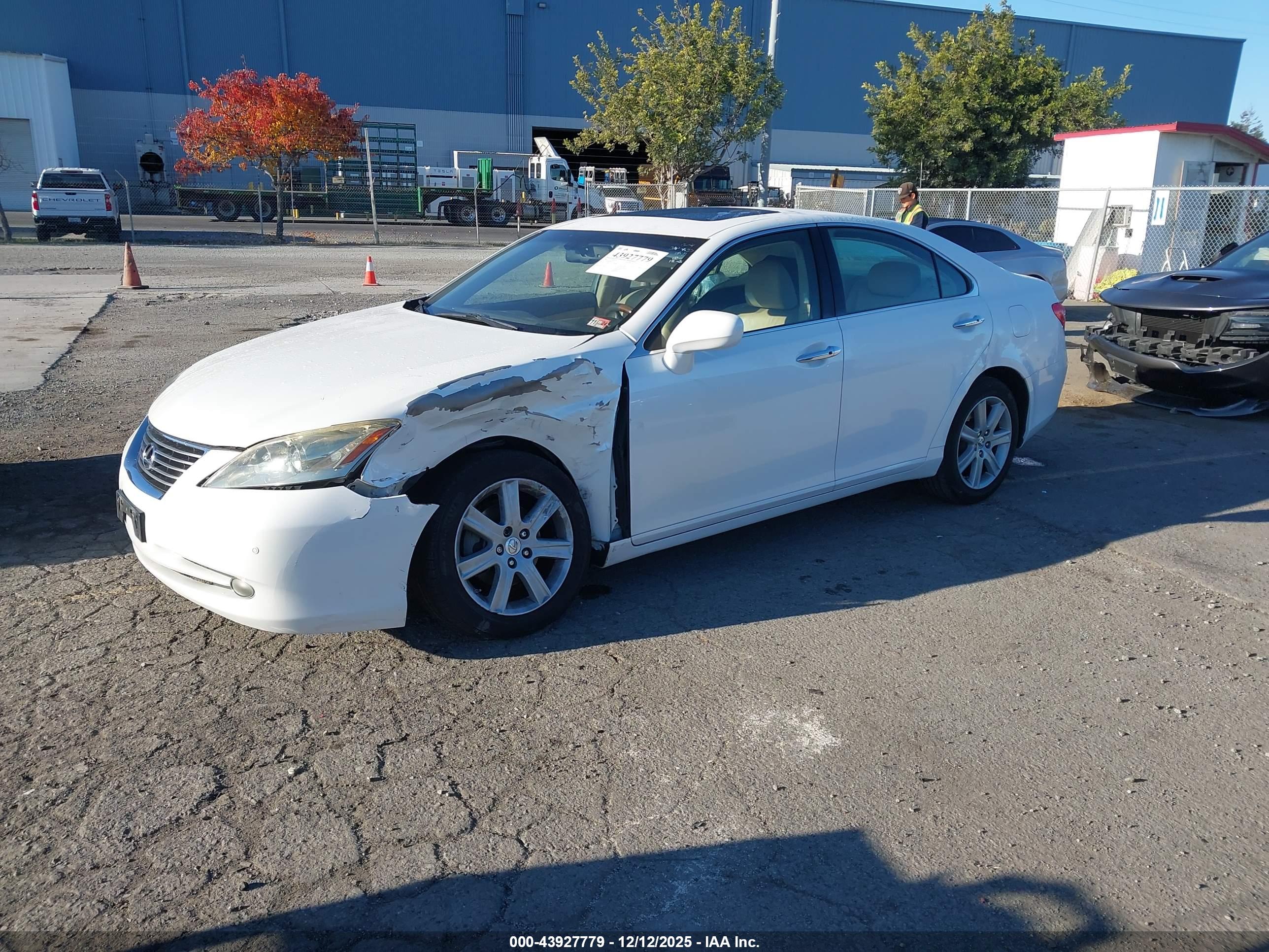 LEXUS ES image 6