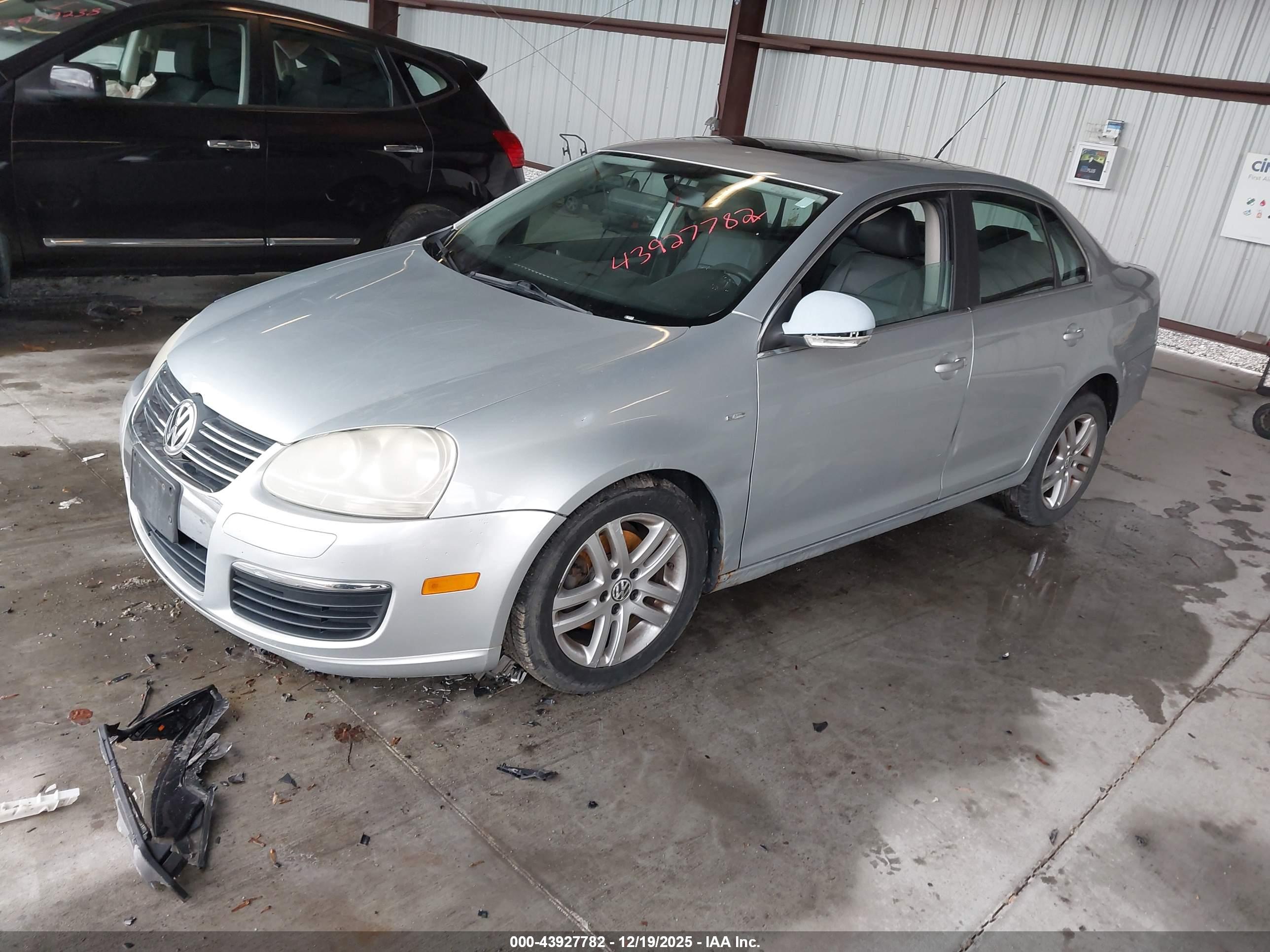 VOLKSWAGEN JETTA image 2