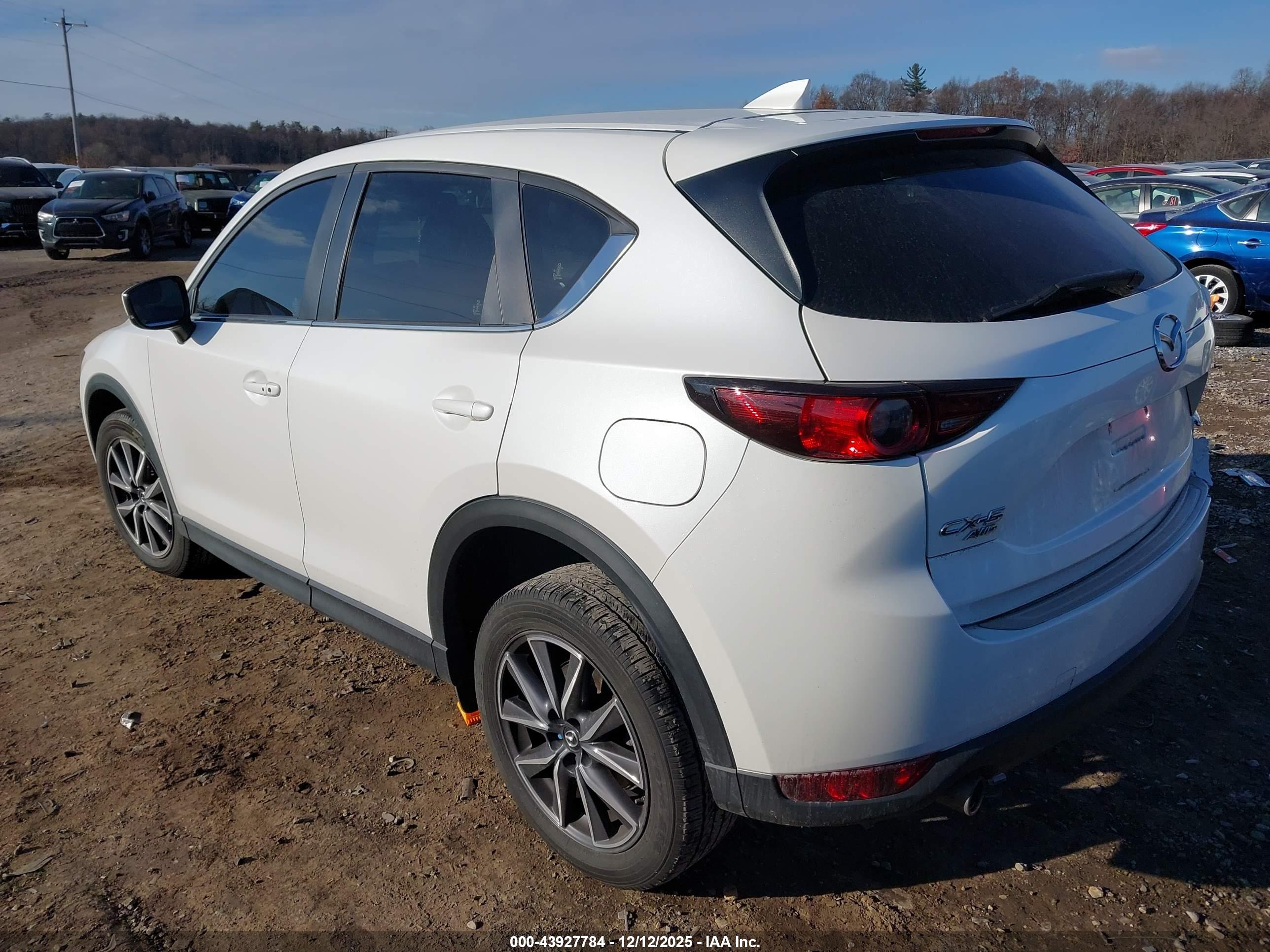 MAZDA CX-5 image 3