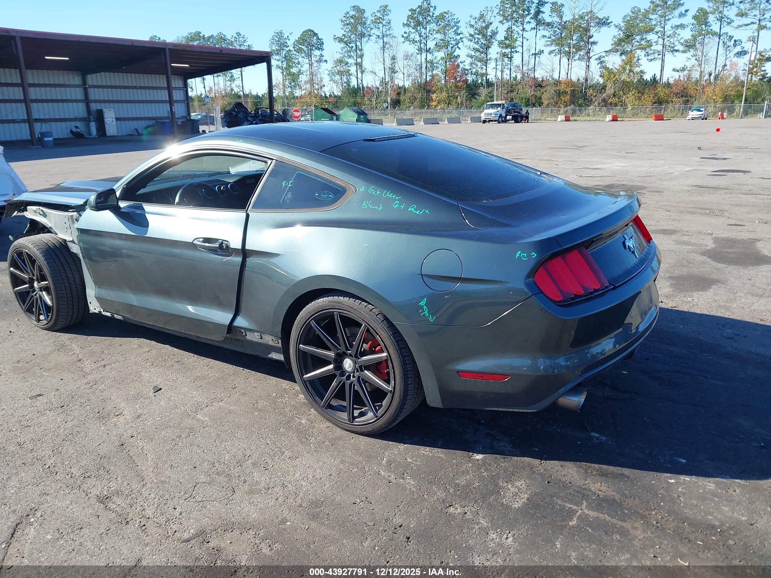 FORD MUSTANG image 3