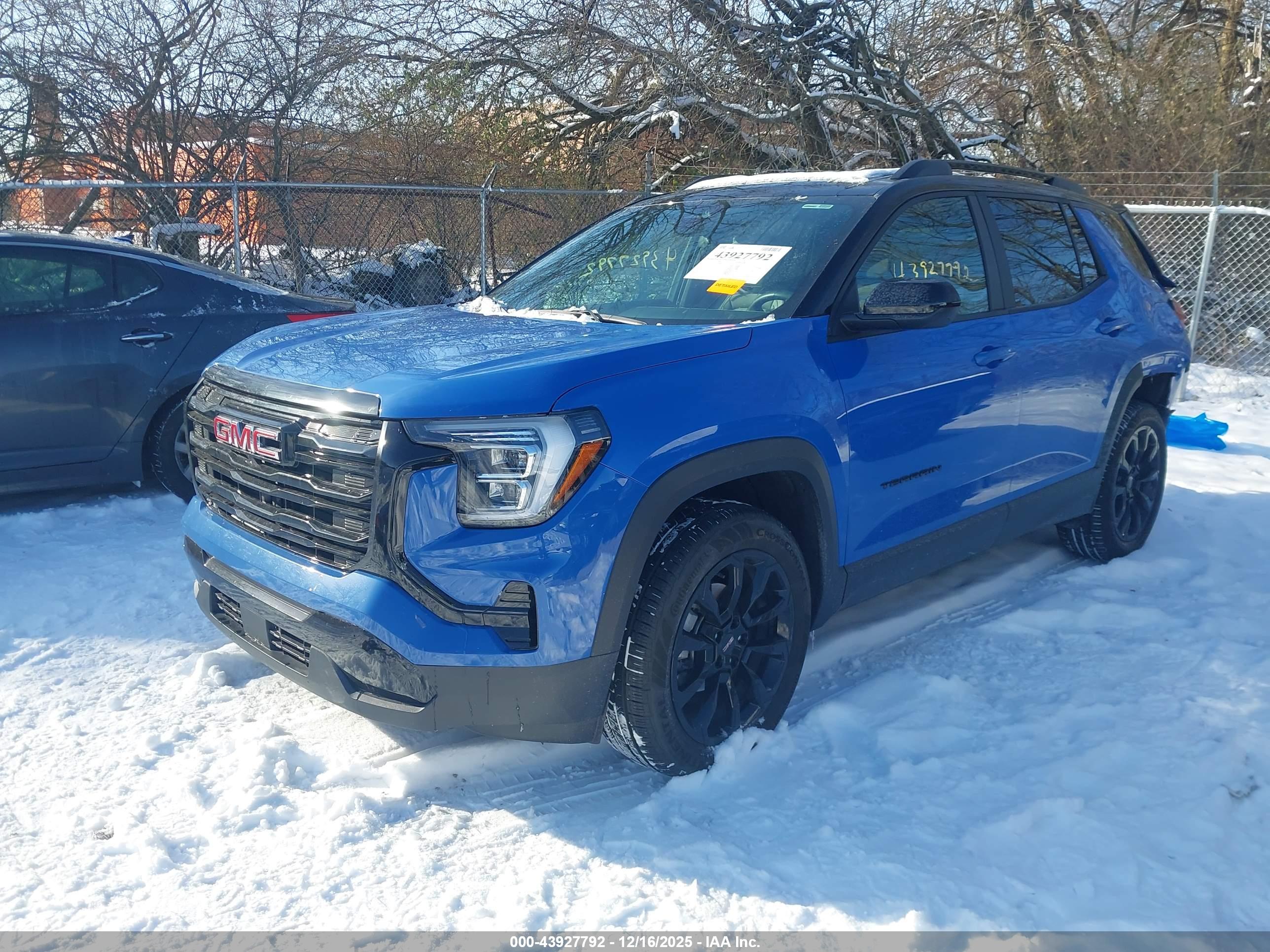 GMC TERRAIN image 2
