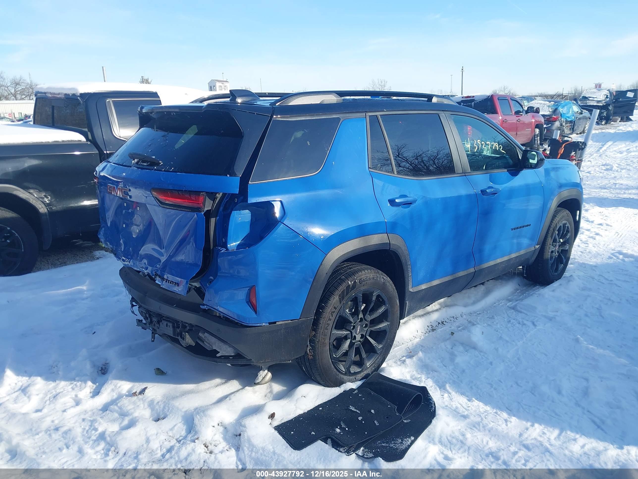 GMC TERRAIN image 4