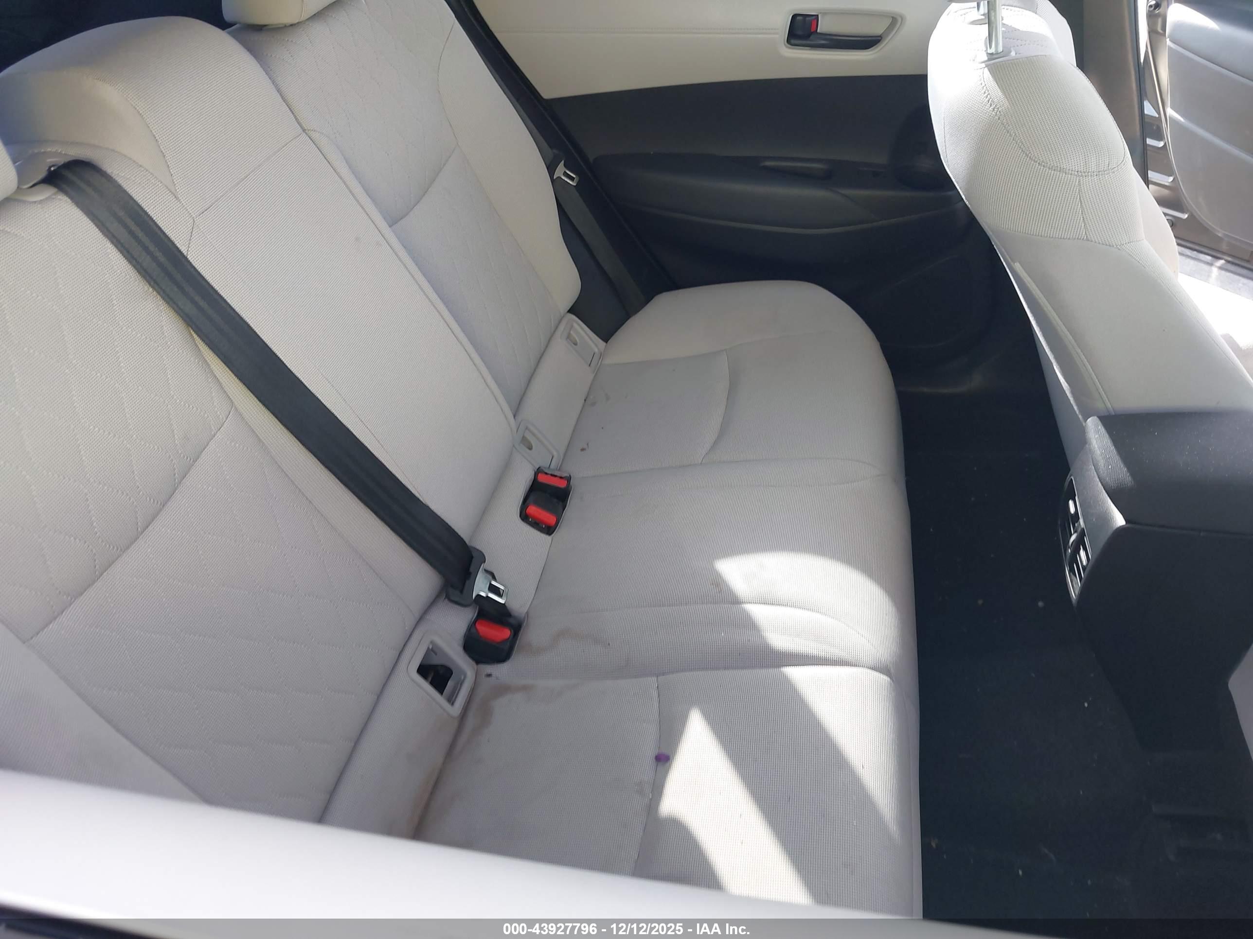 TOYOTA COROLLA image 8