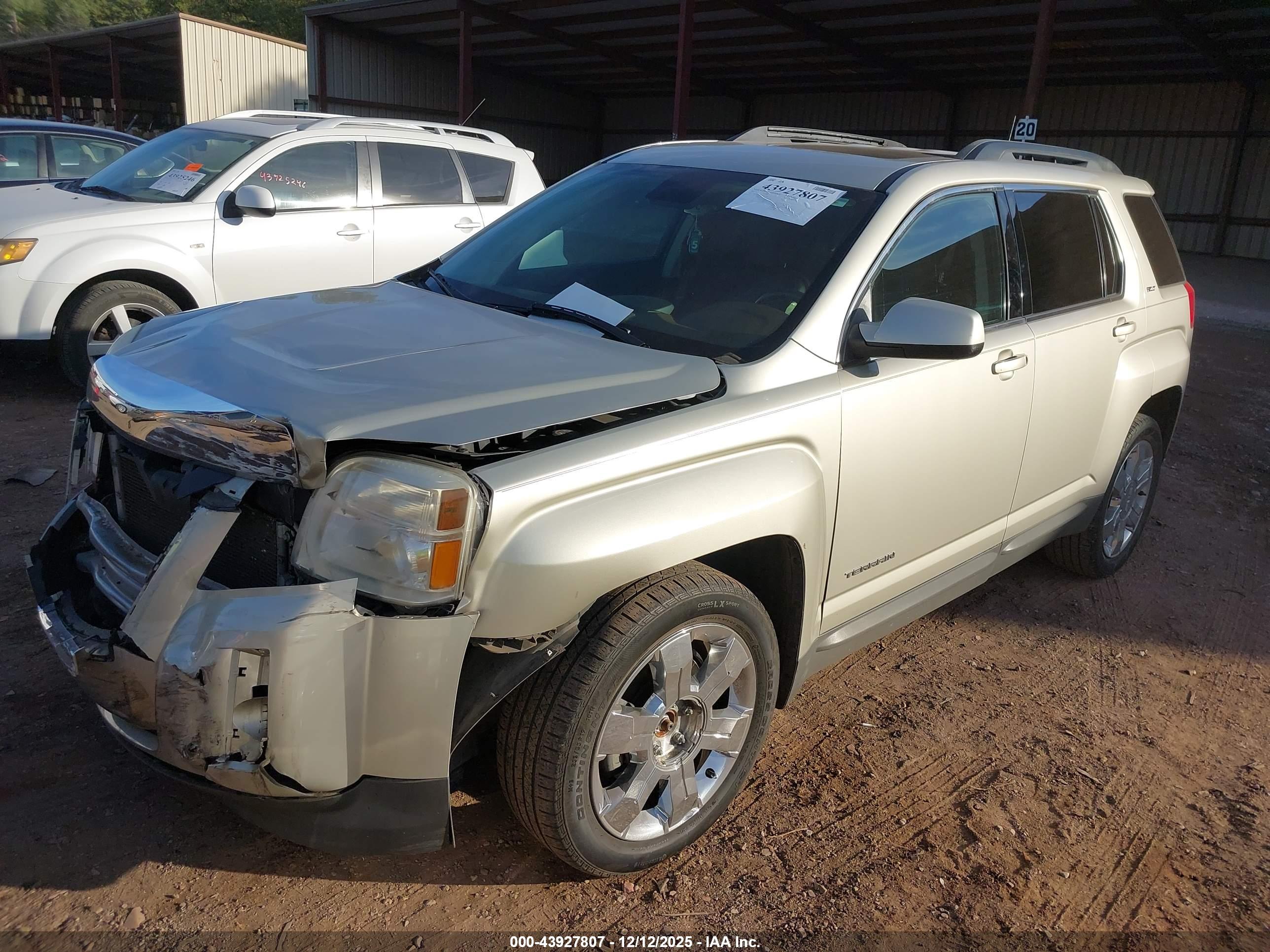 GMC TERRAIN image 2