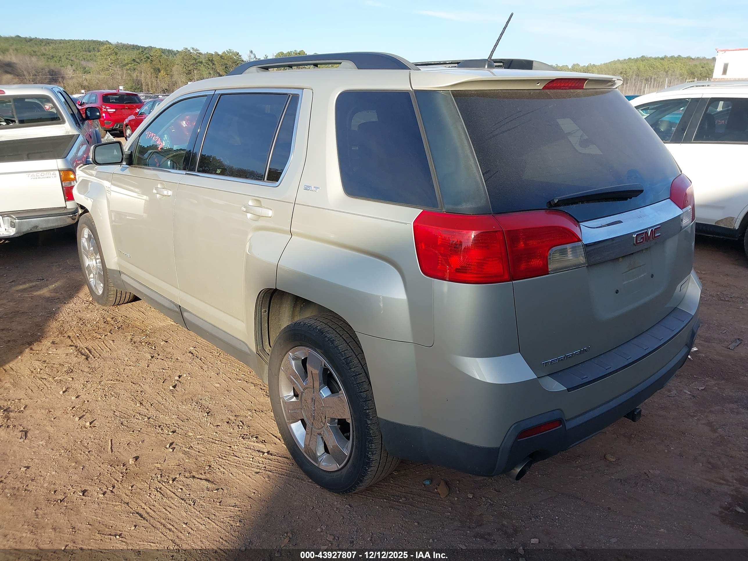 GMC TERRAIN image 3