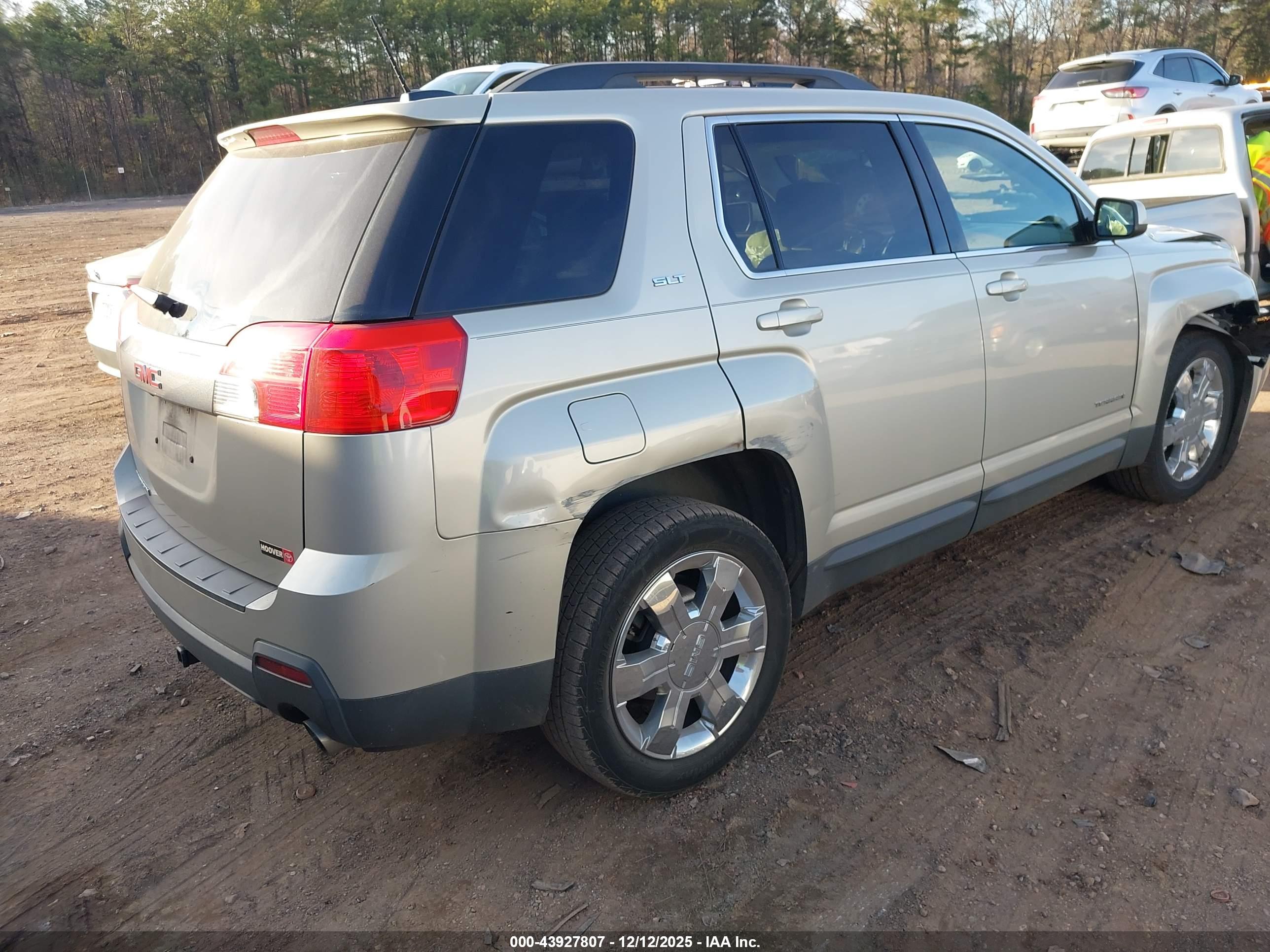 GMC TERRAIN image 4