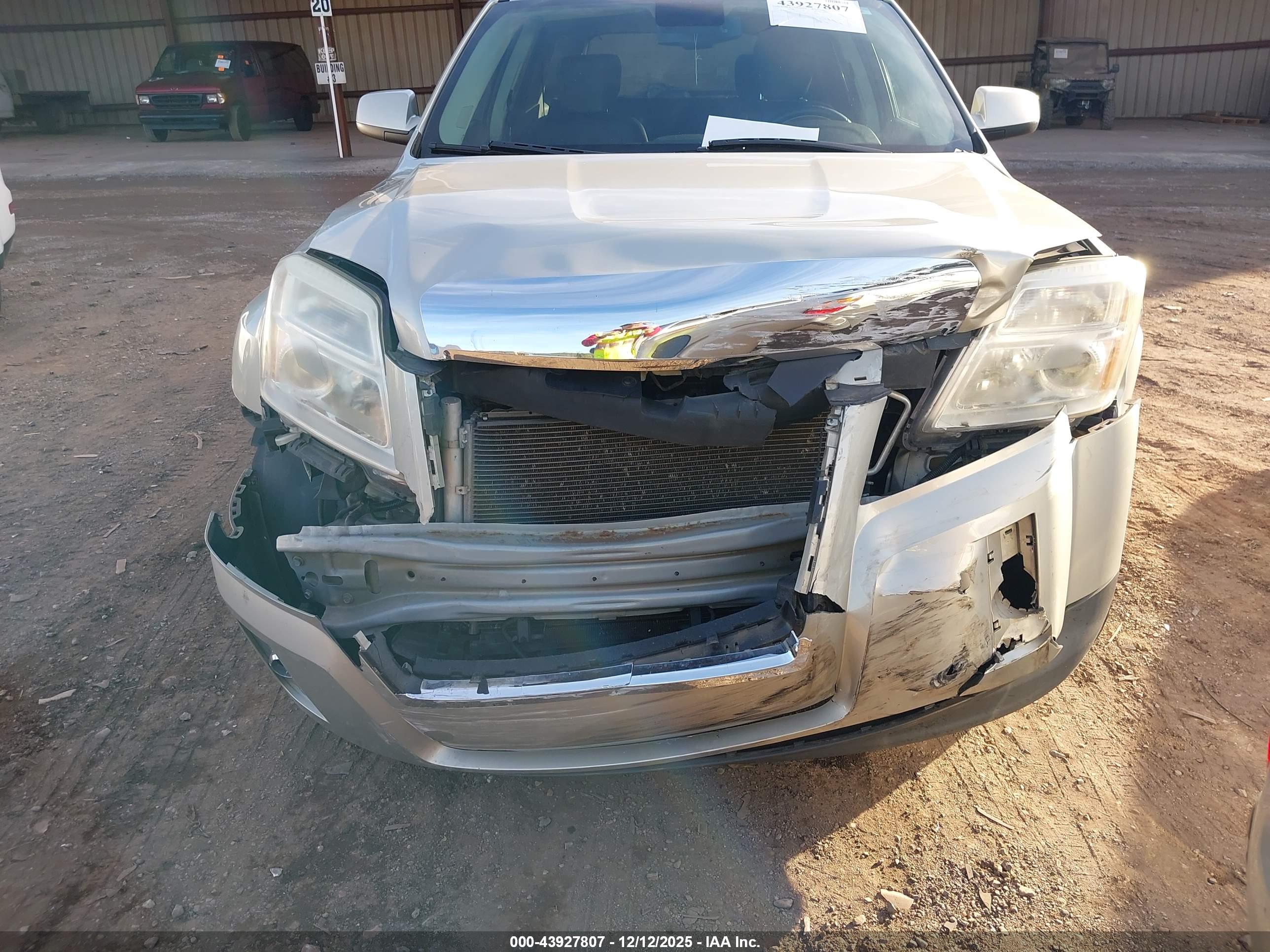 GMC TERRAIN image 6