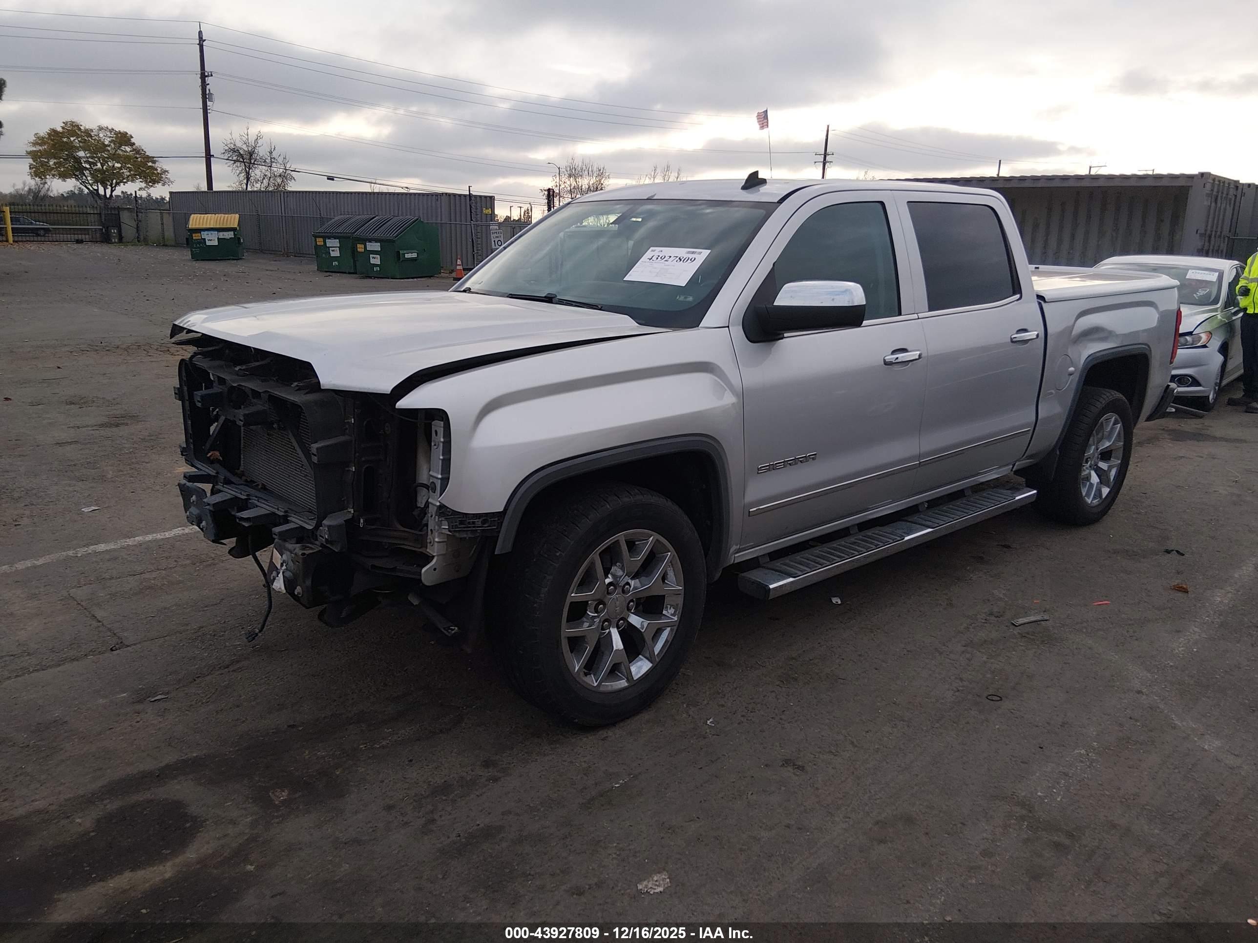 GMC SIERRA image 2