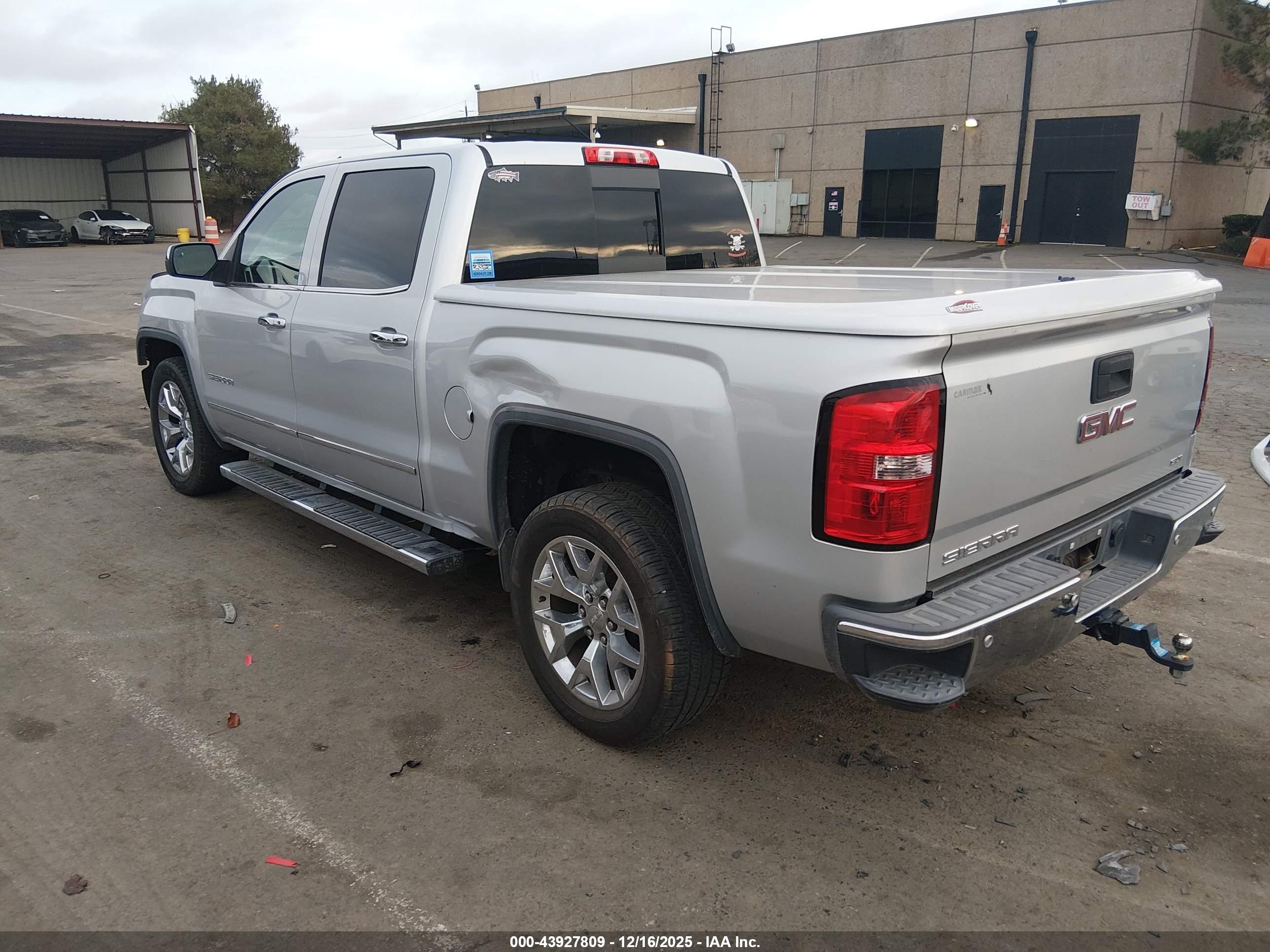 GMC SIERRA image 3