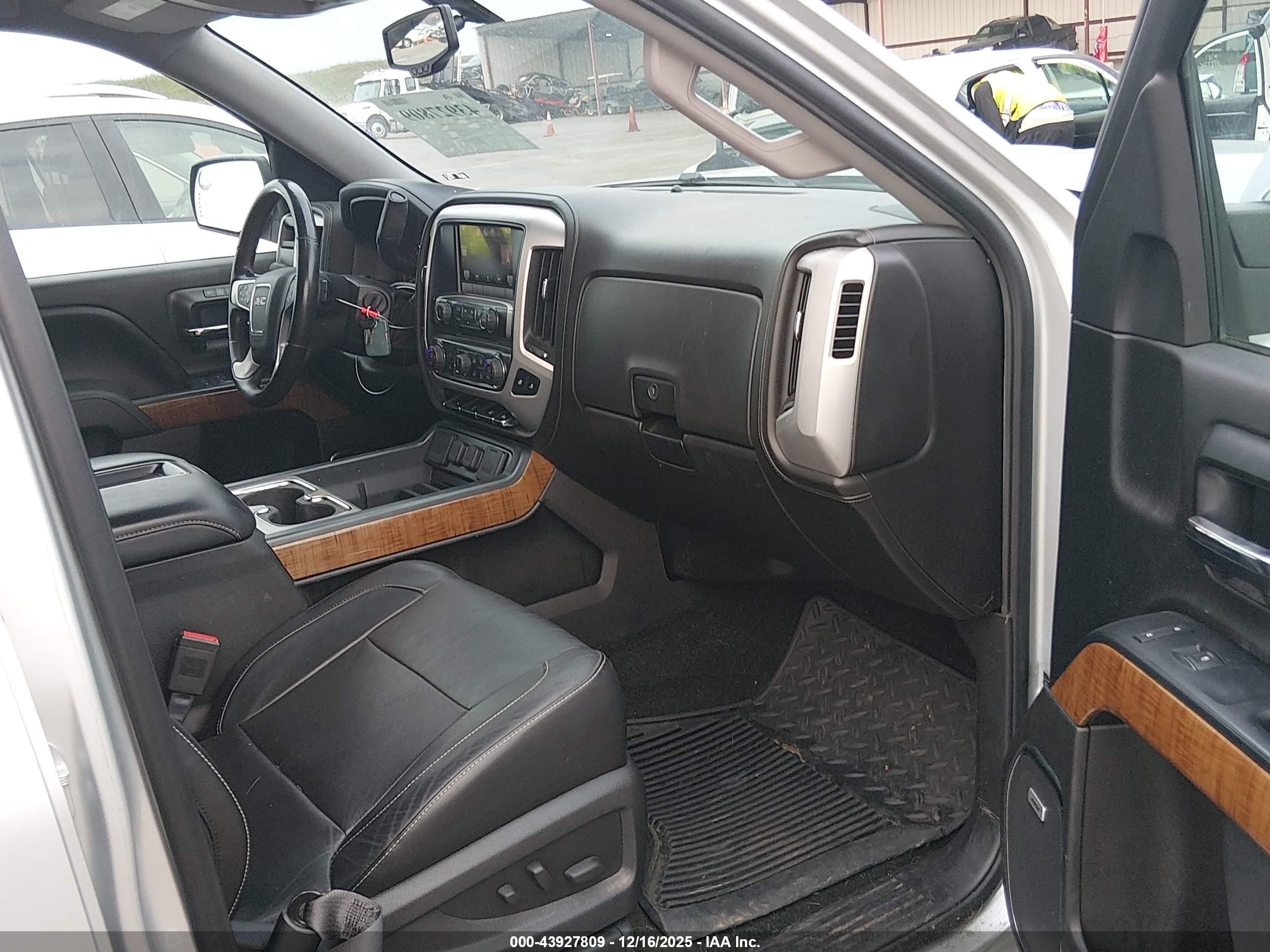GMC SIERRA image 5