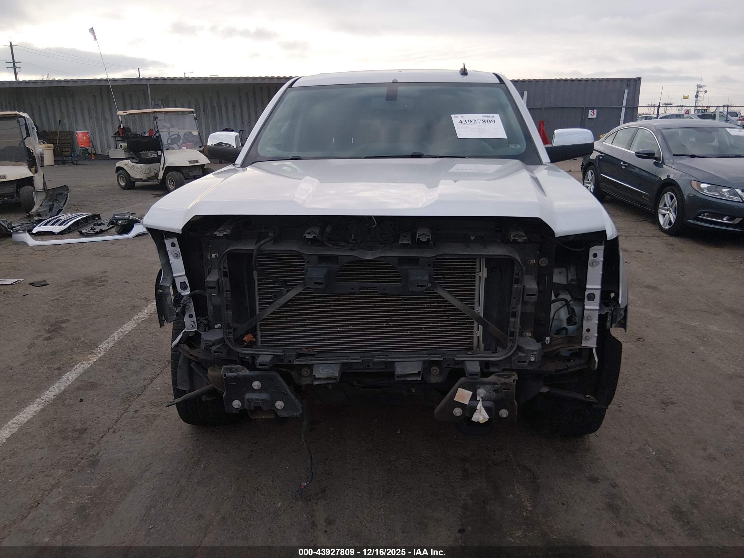 GMC SIERRA image 6