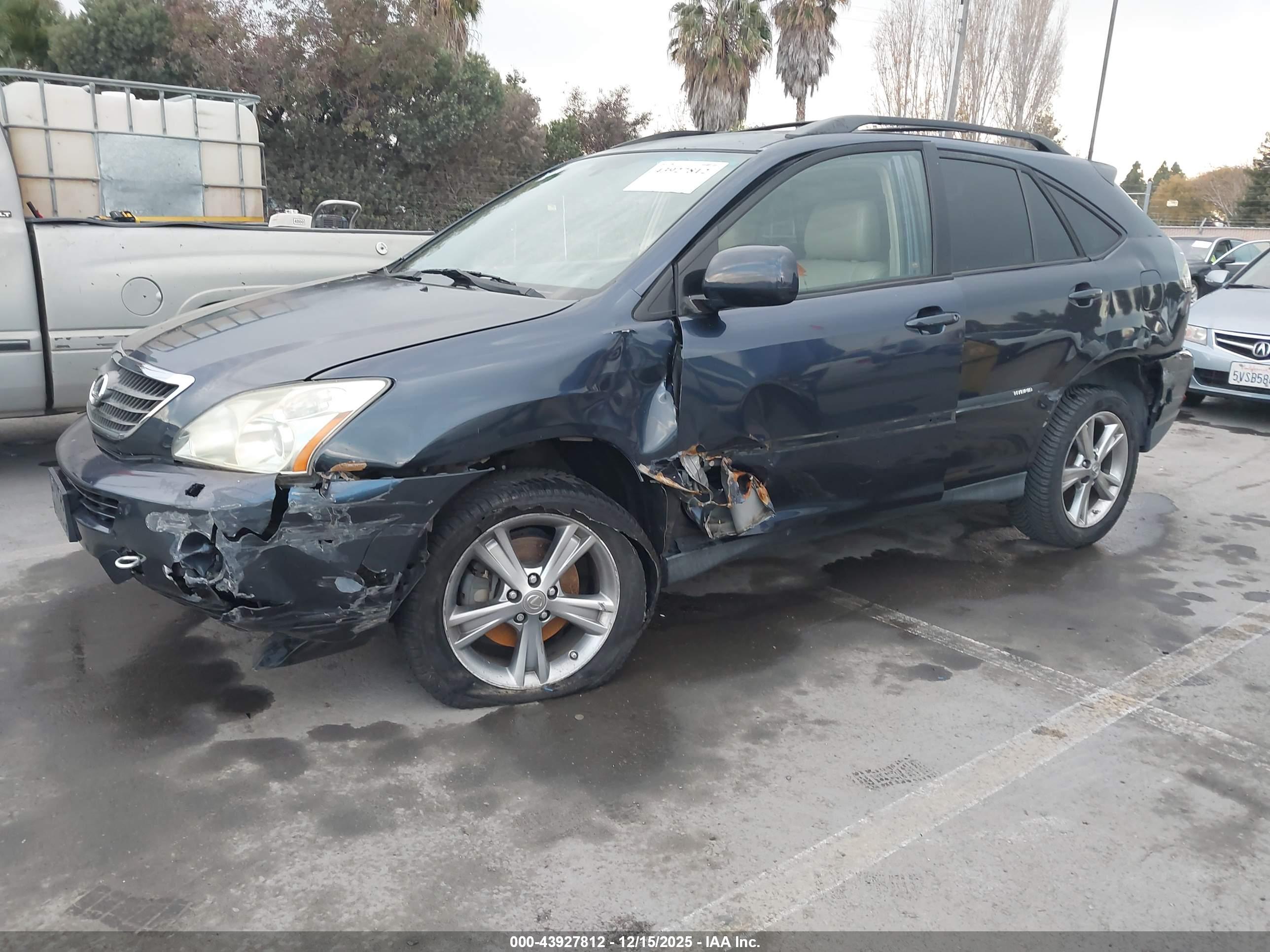 LEXUS RX image 2