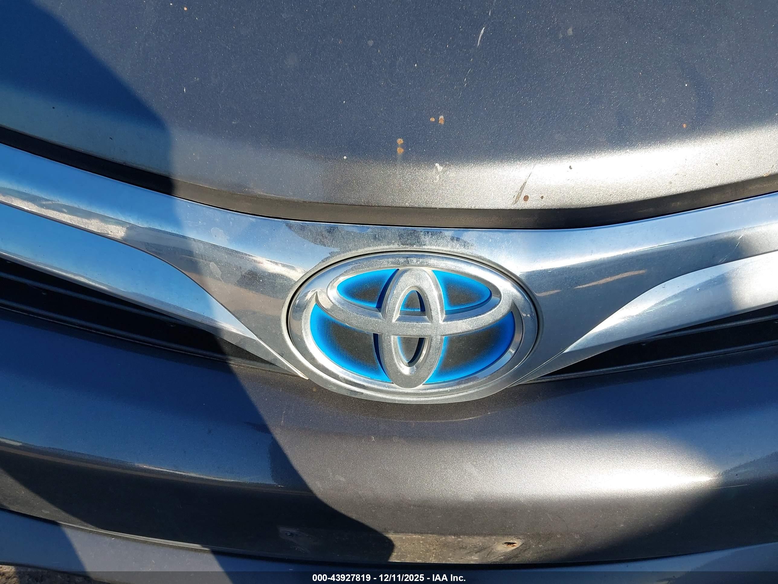 TOYOTA CAMRY image 6