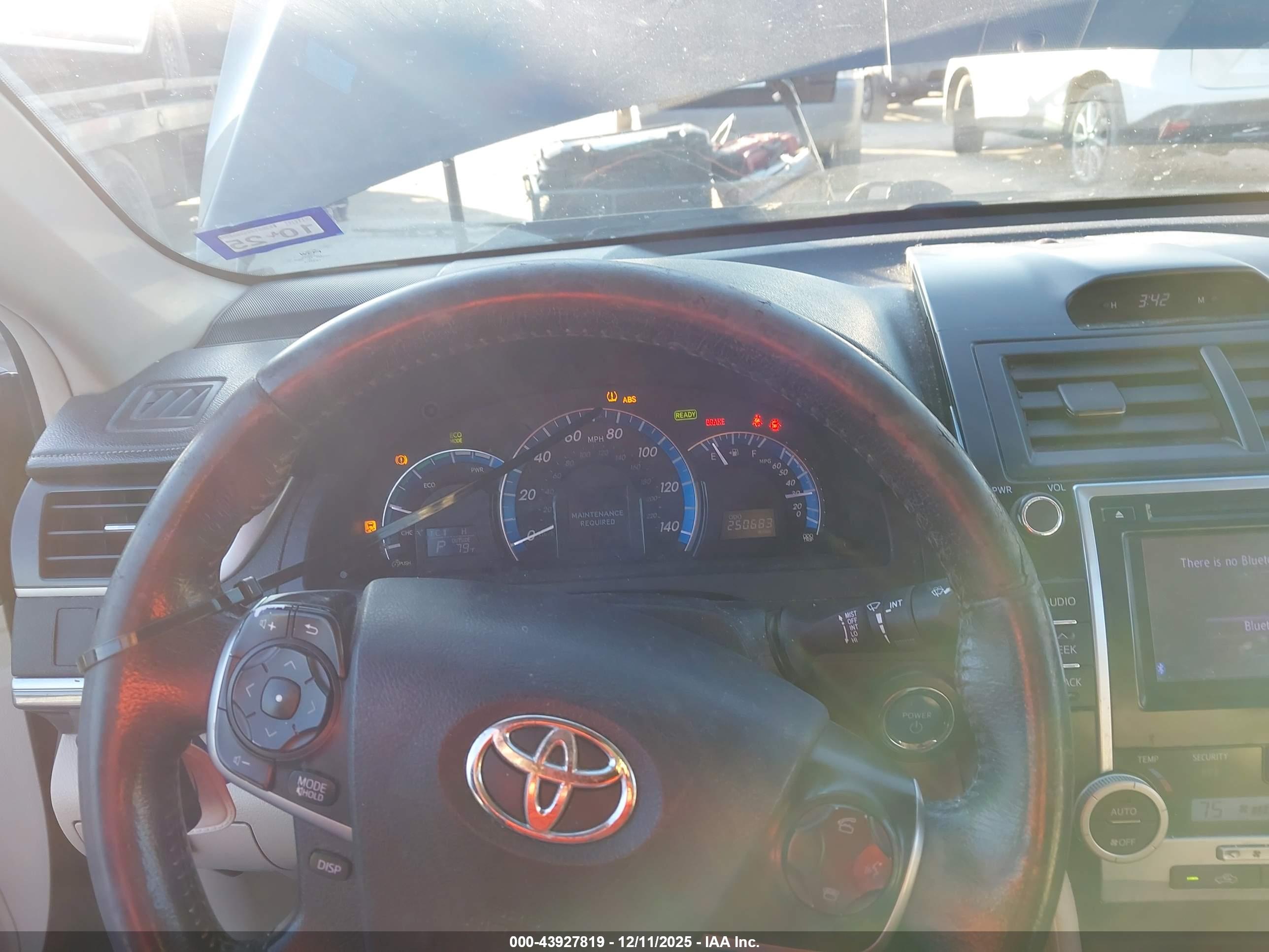 TOYOTA CAMRY image 7