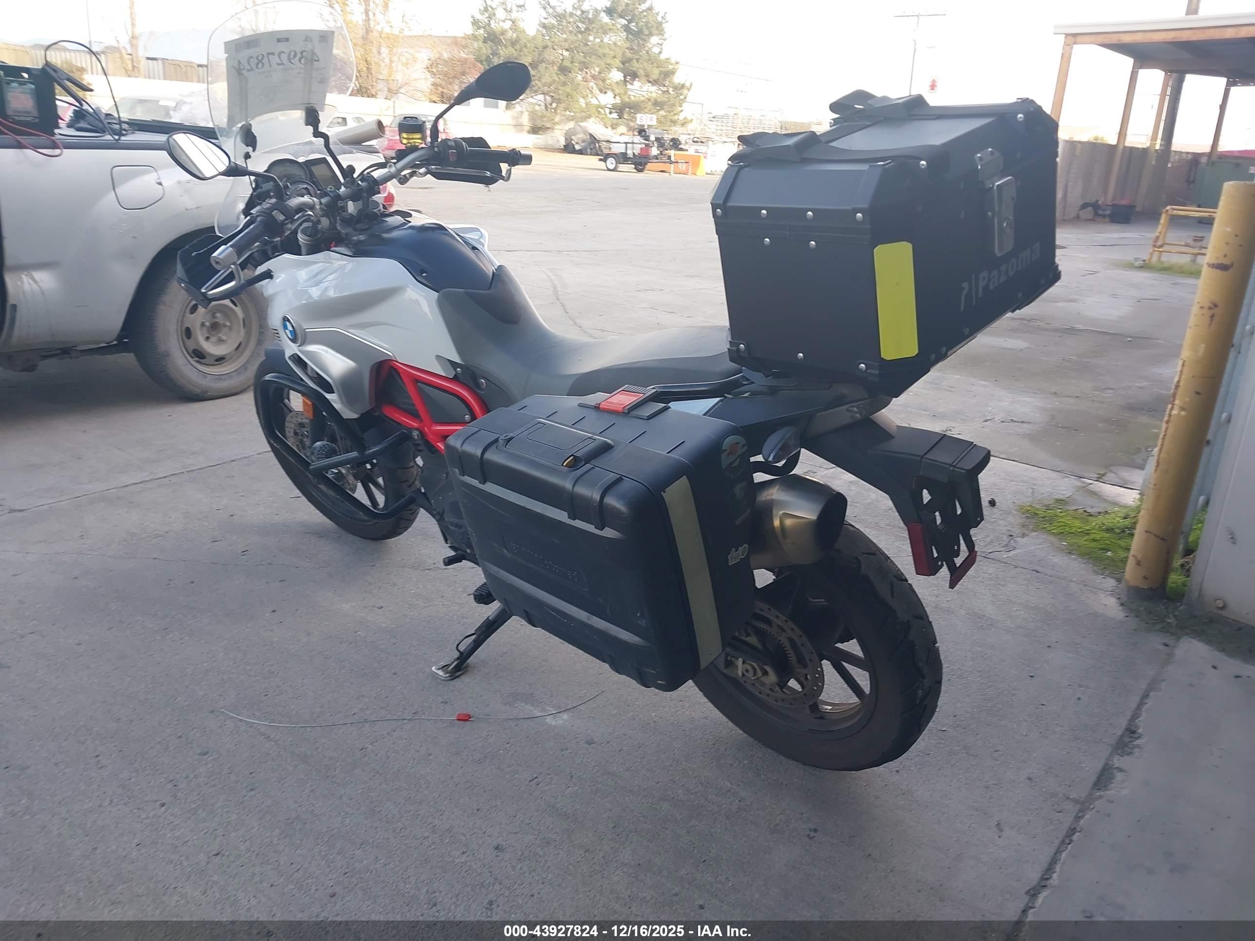 BMW F700 image 3