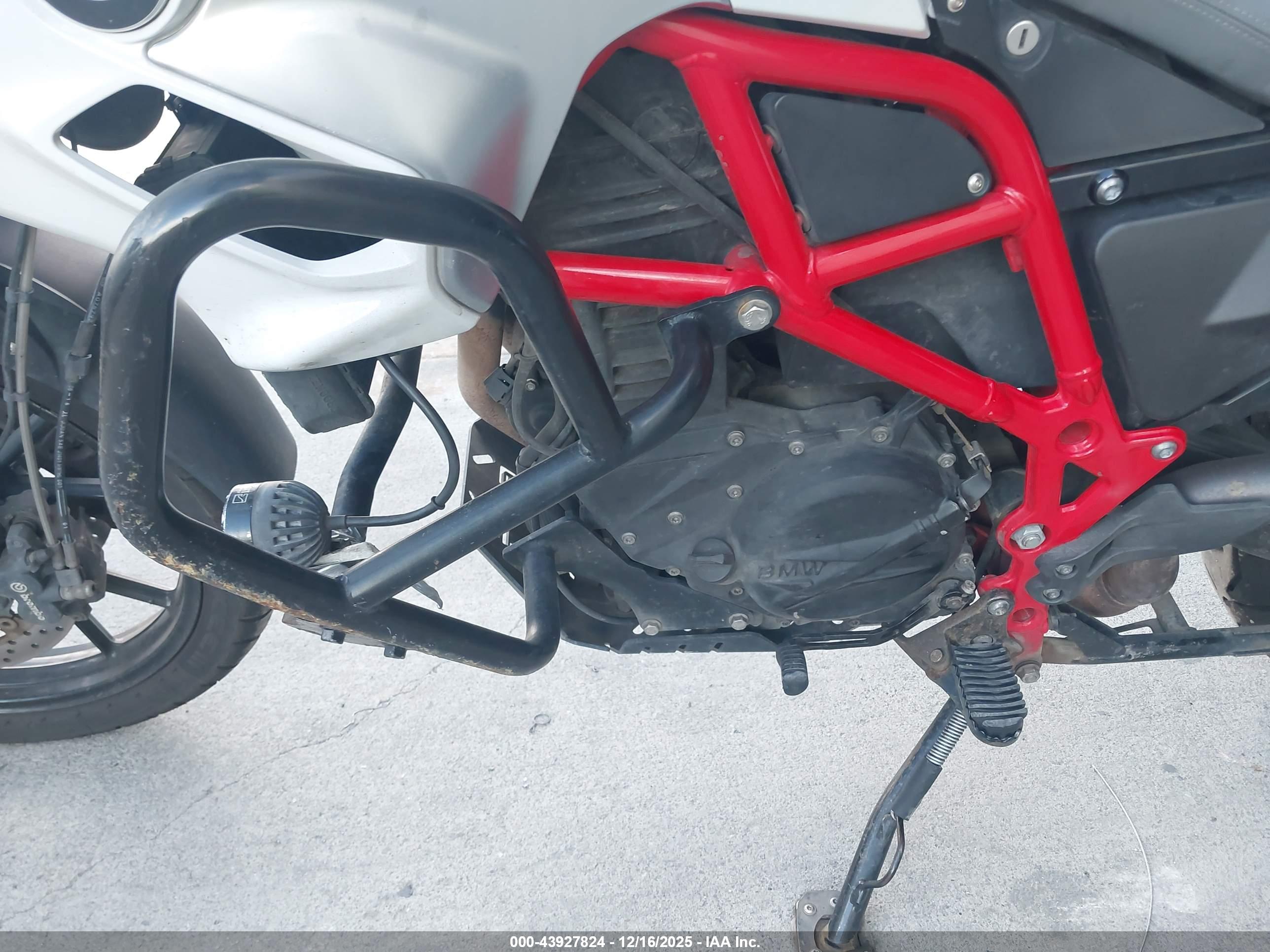 BMW F700 image 9